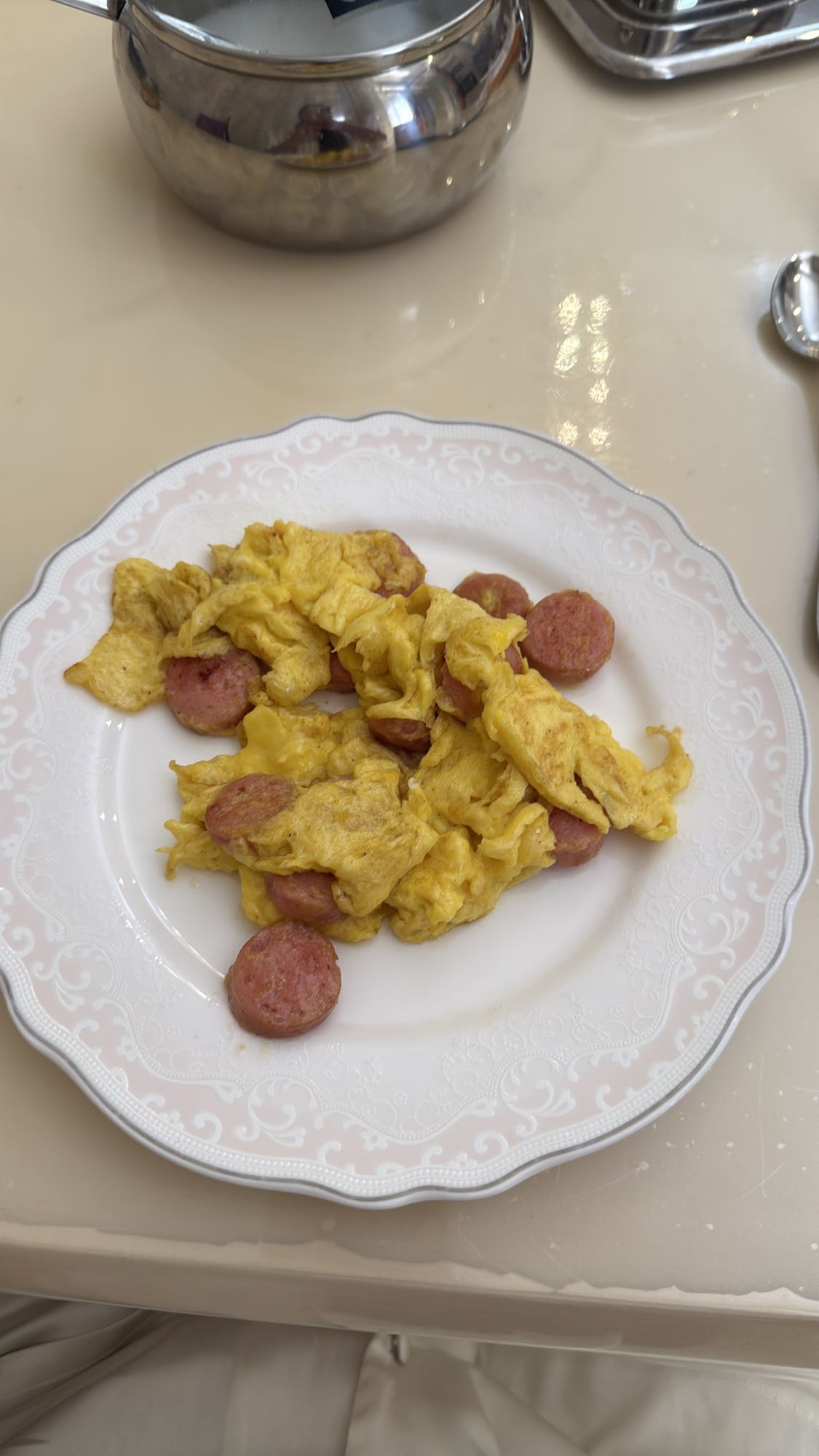 яичница с сосисками