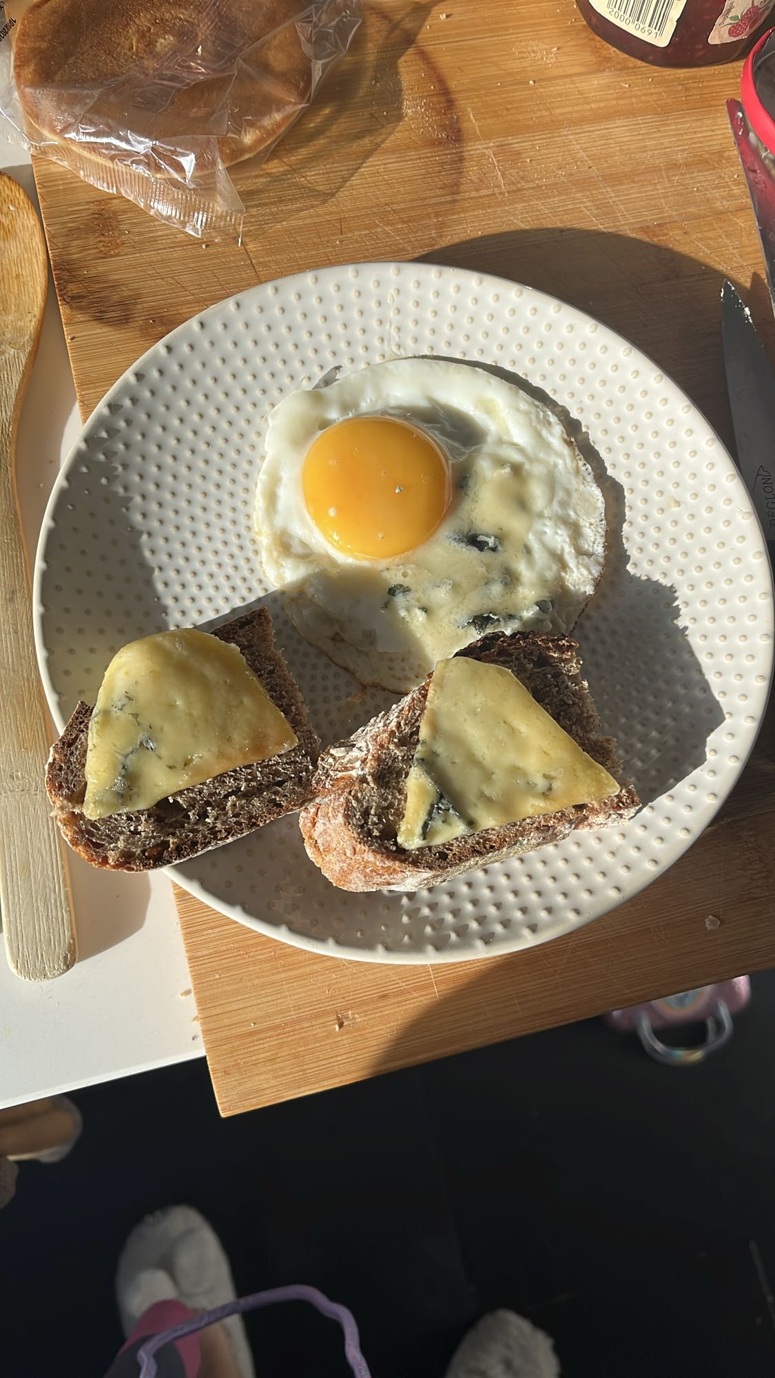 Oeuf et pain au fromage