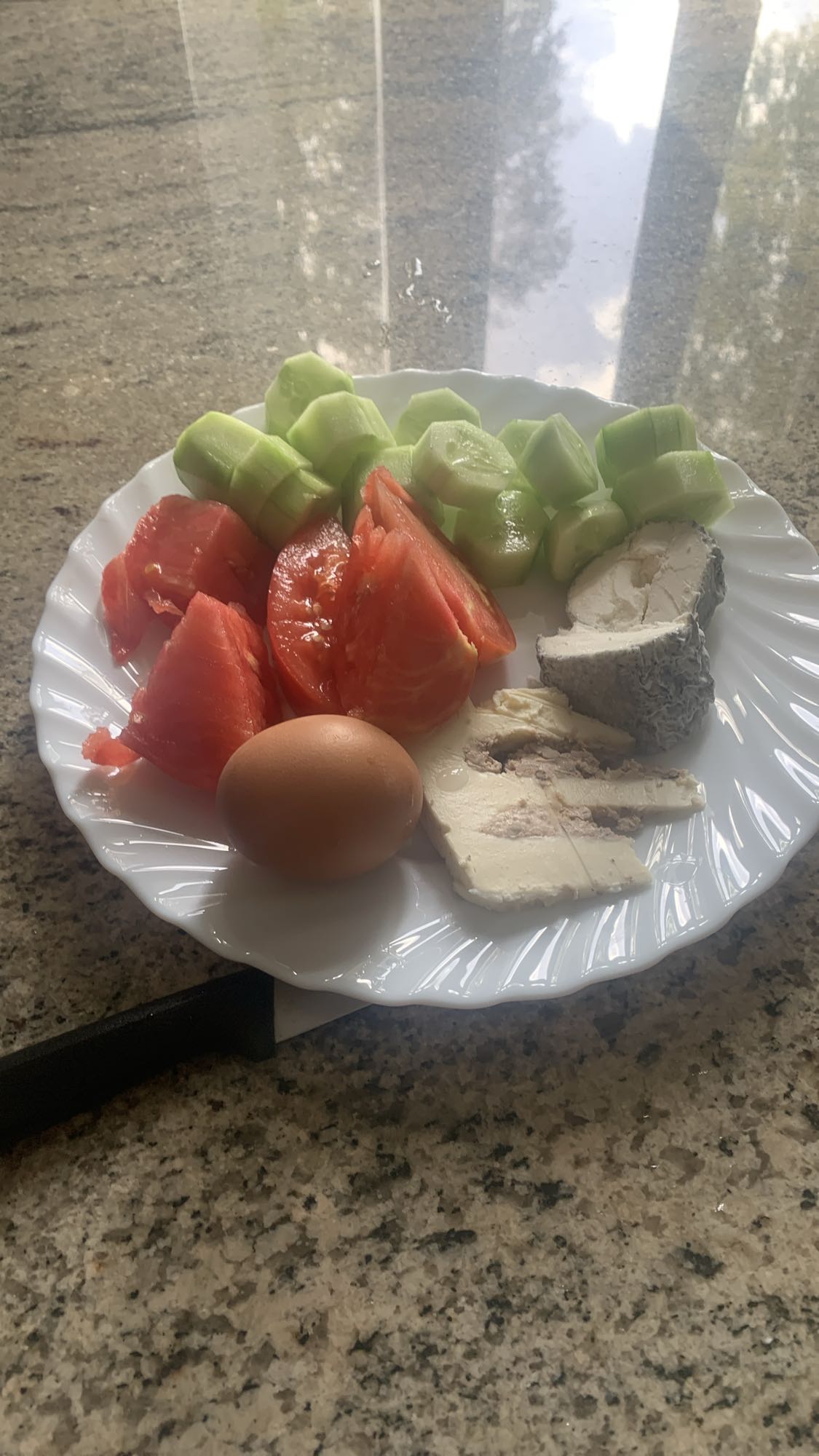 Mic dejun cu legume și brânză