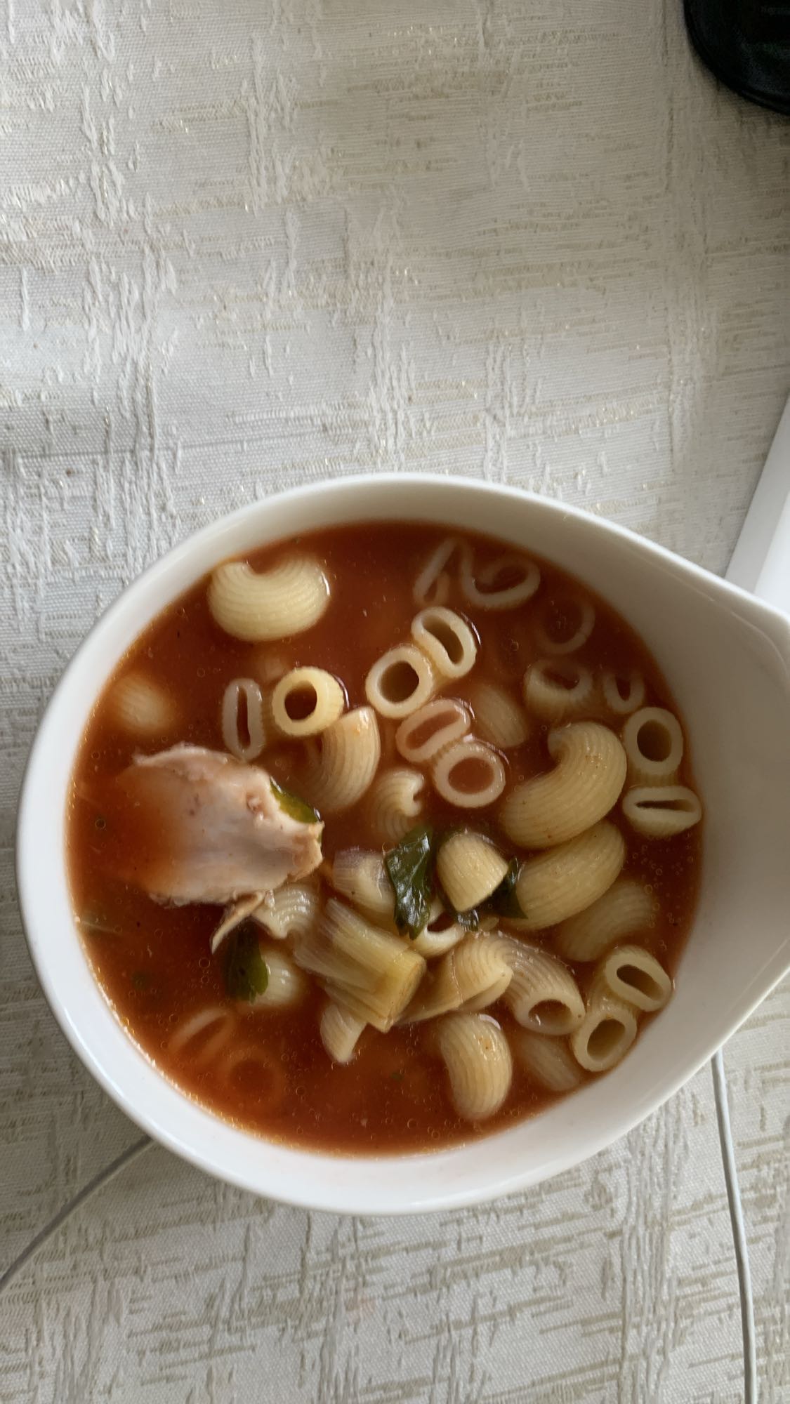 zupa pomidorowa z makaronem