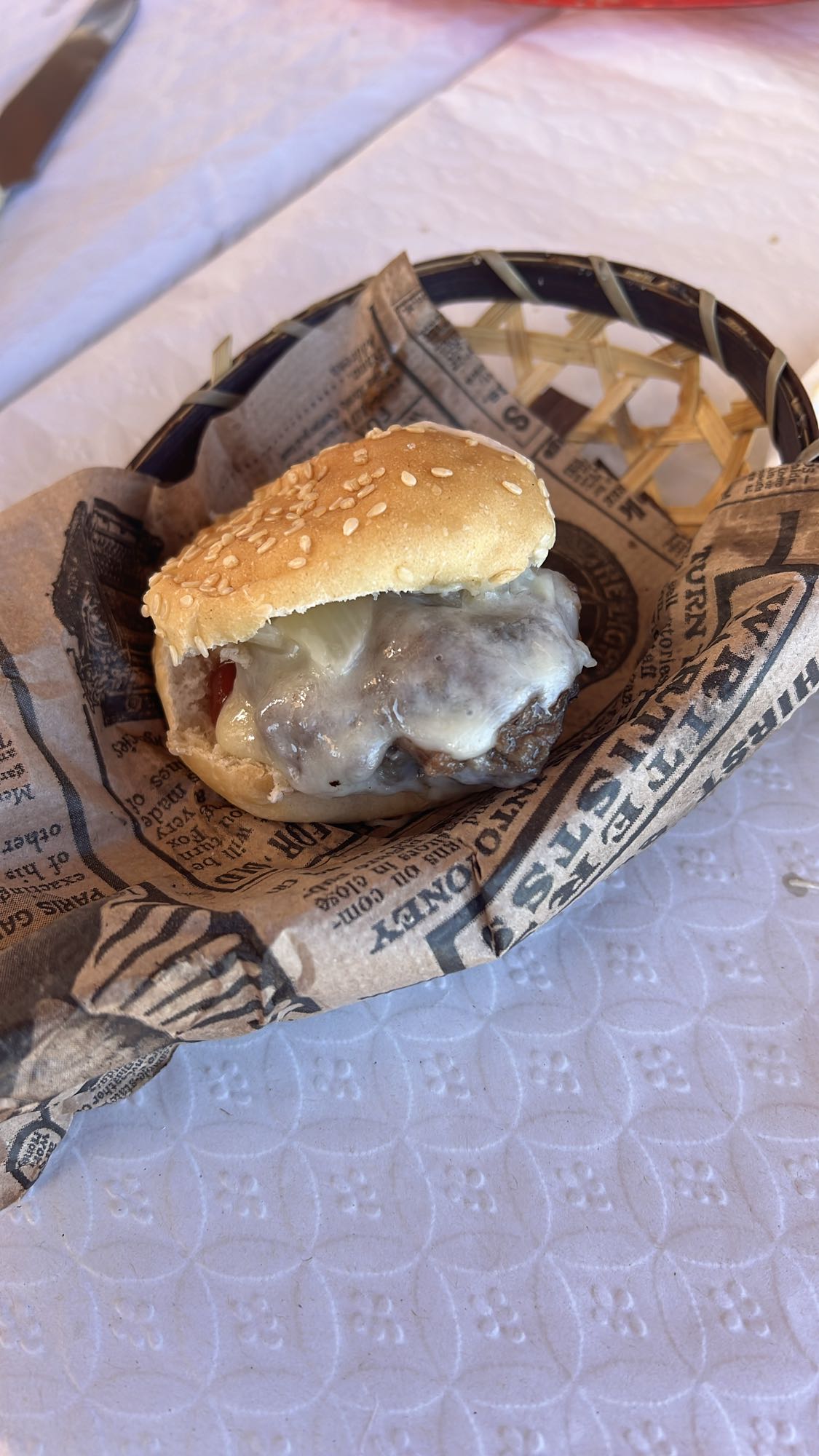 Mini hamburguesa con queso