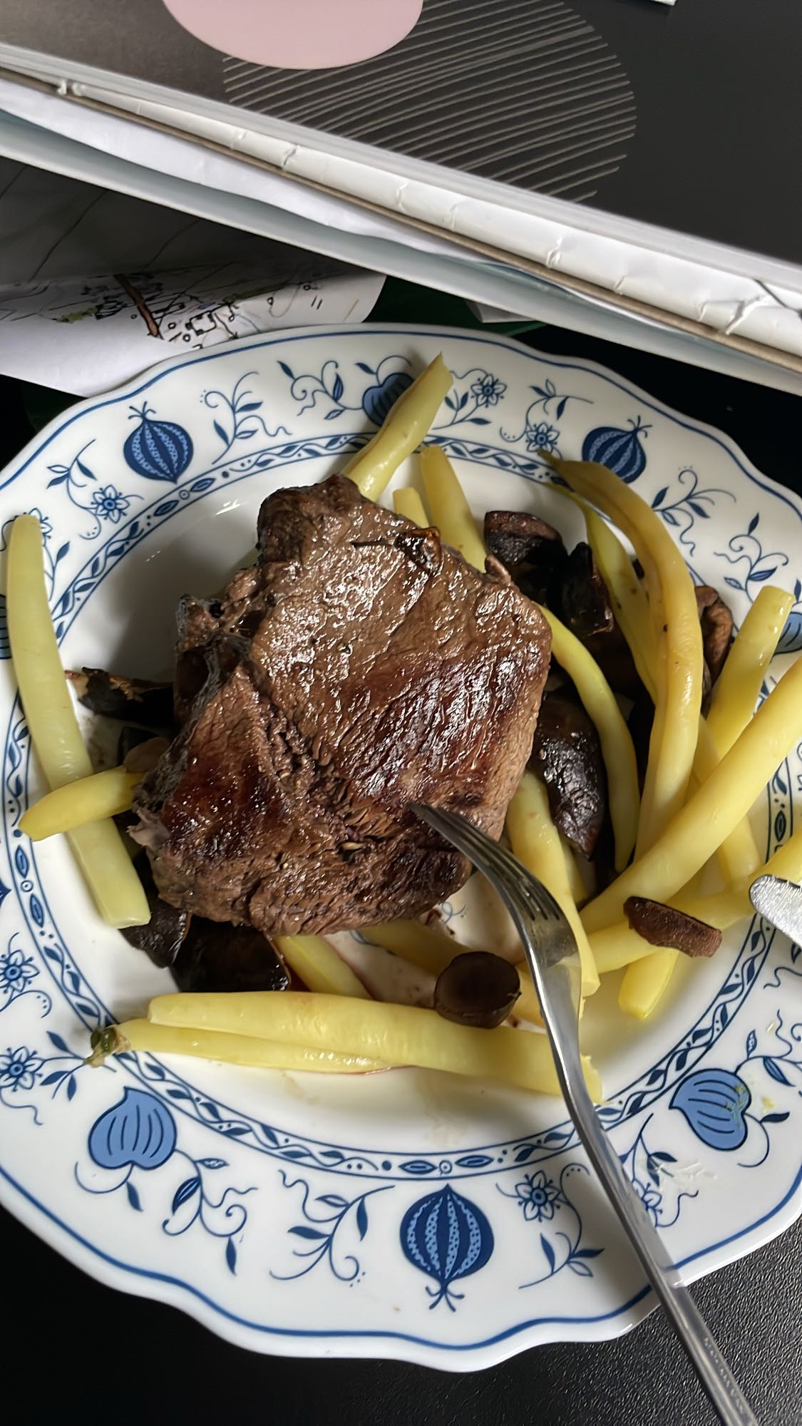 wołowina z fasolką i grzybami