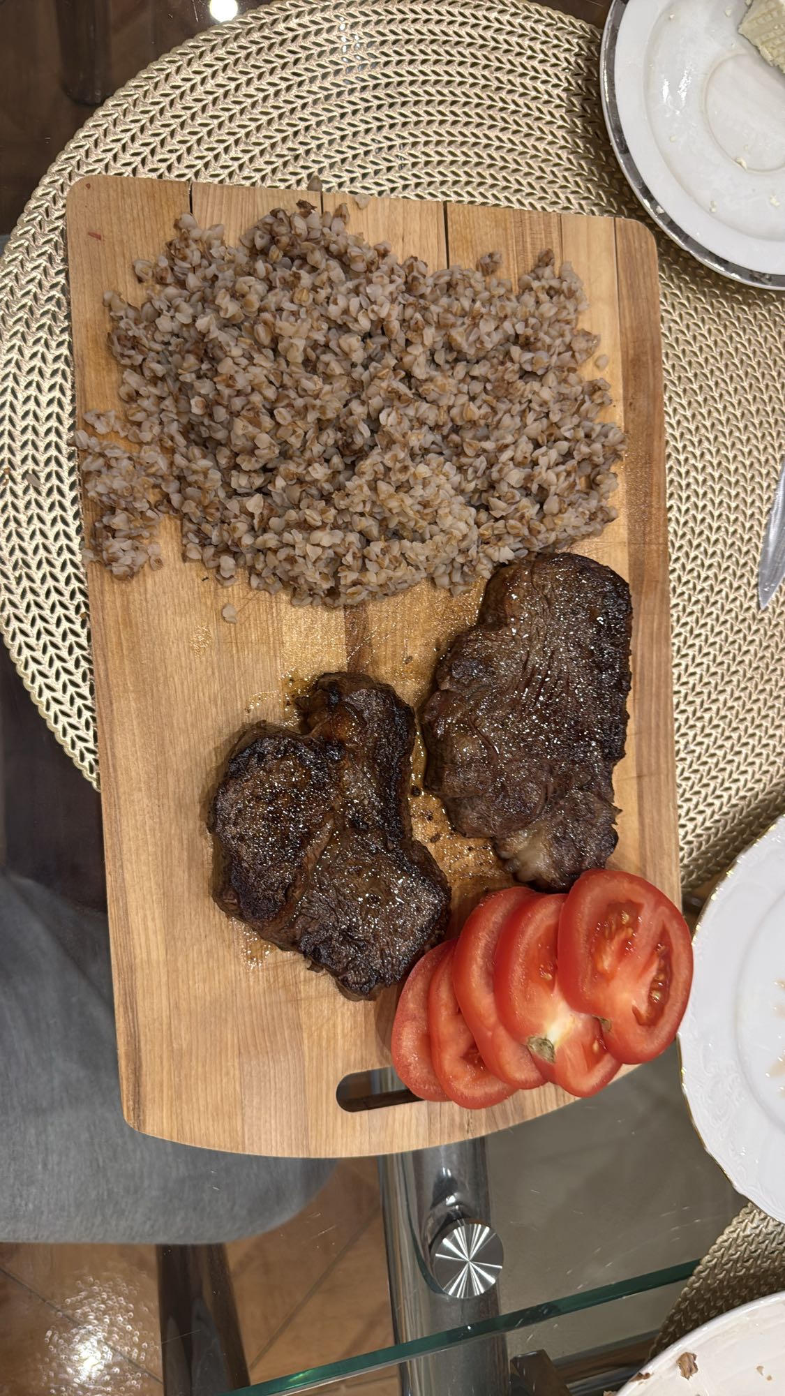 Гречка с говядиной и томатом