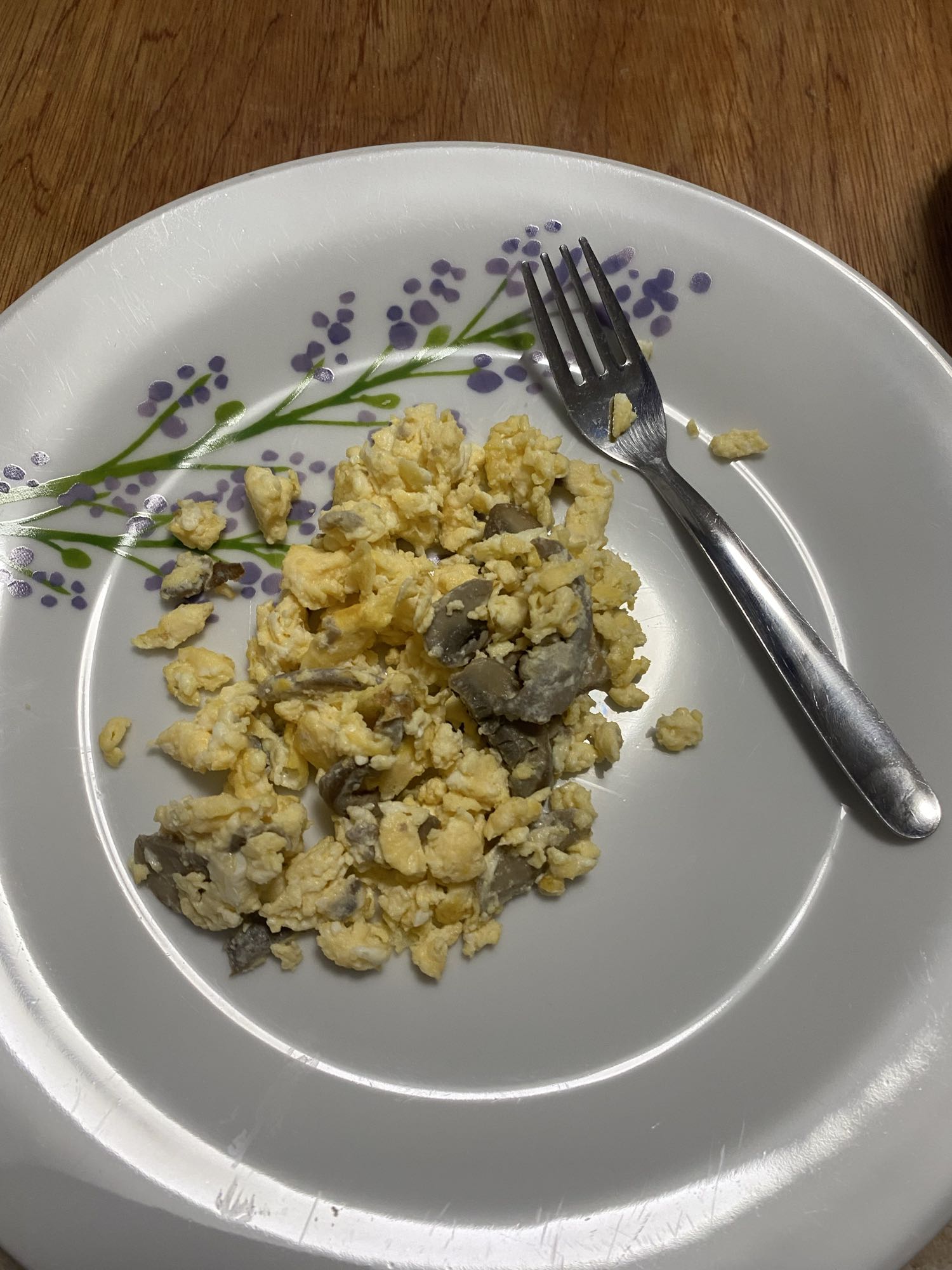 Huevos con champiñones