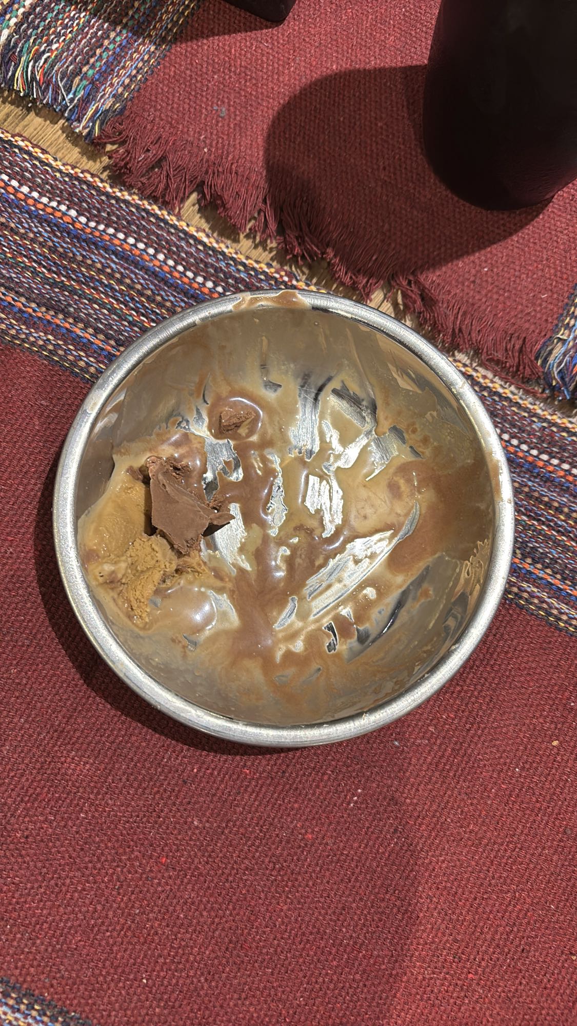 restos de helado de chocolate