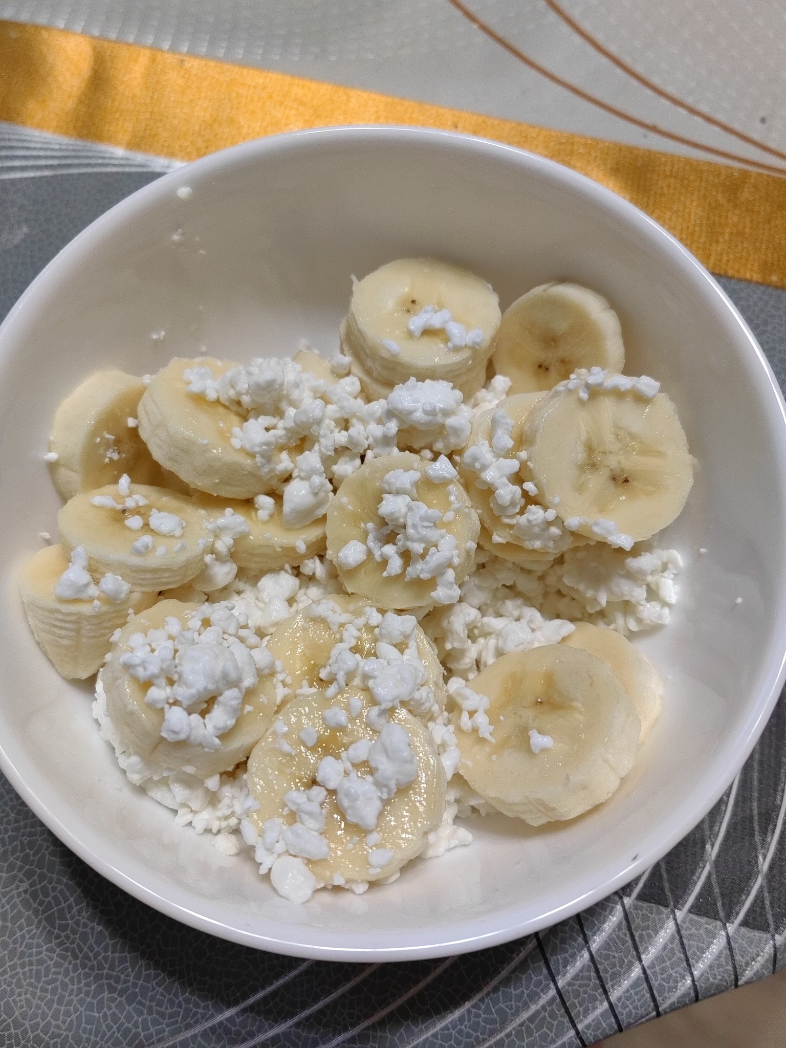 Banana Cottage Bowl
