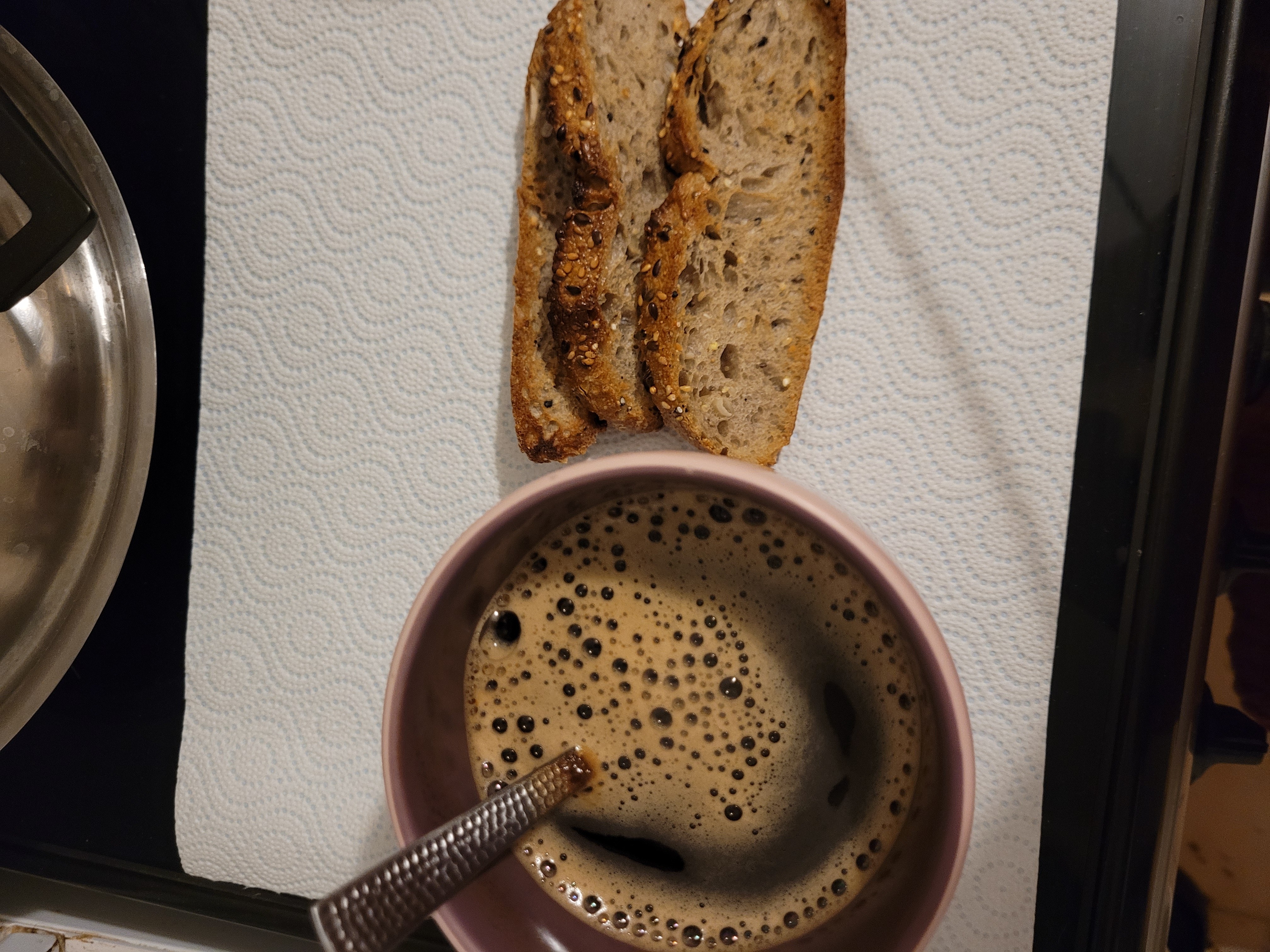 Pain grillé et café