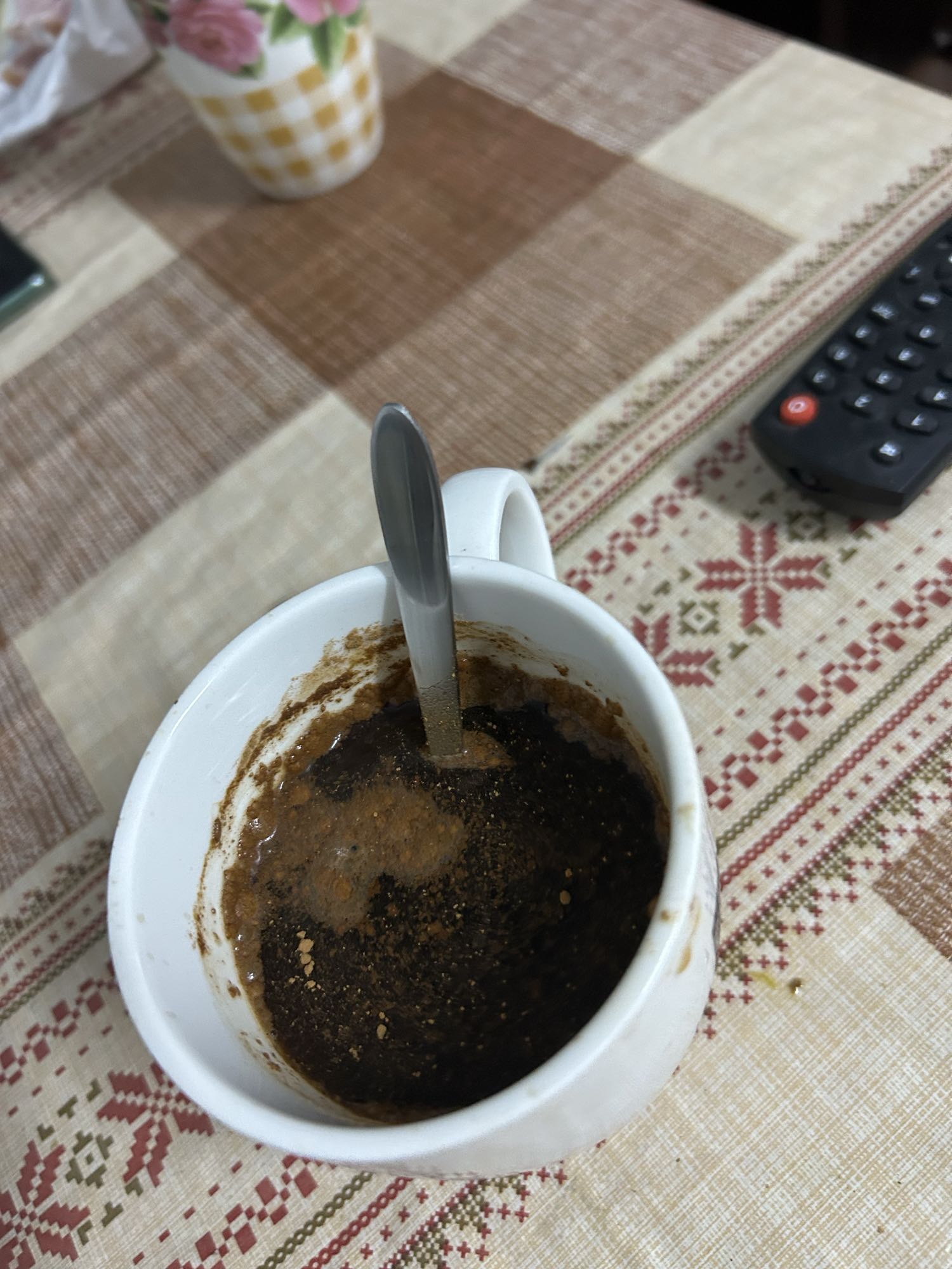 Cafea neagră cu scorțișoară