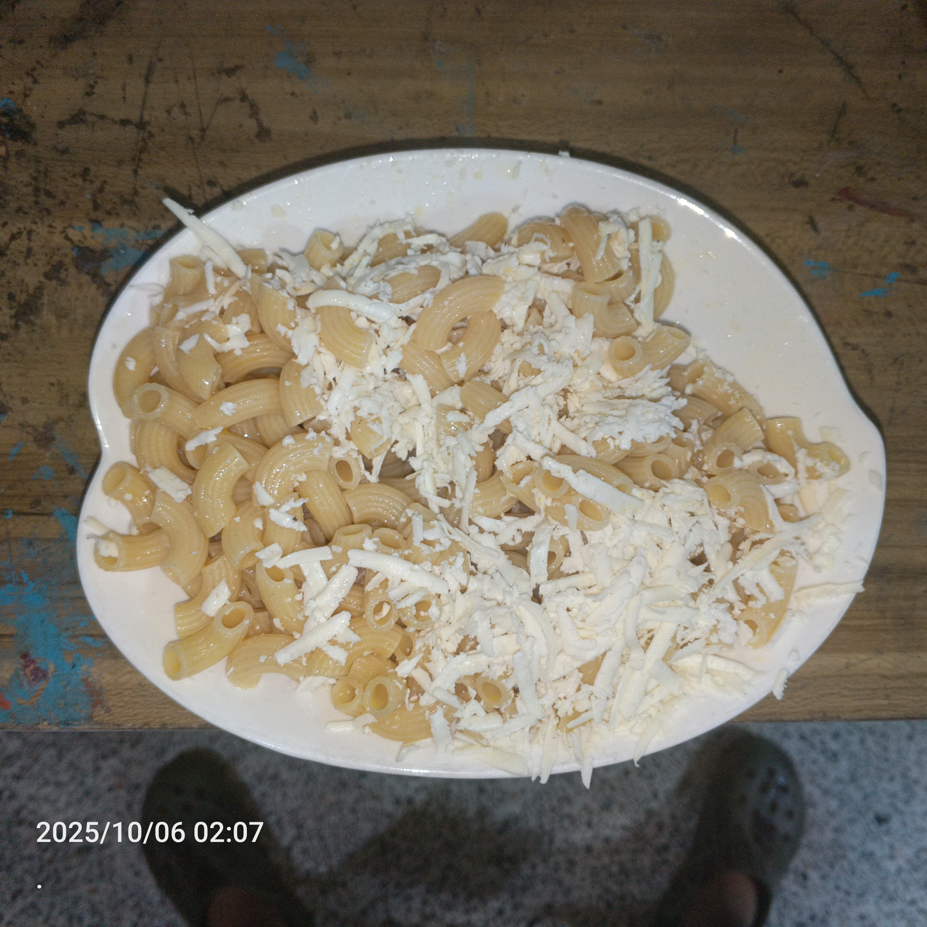 macarrones con queso rallado