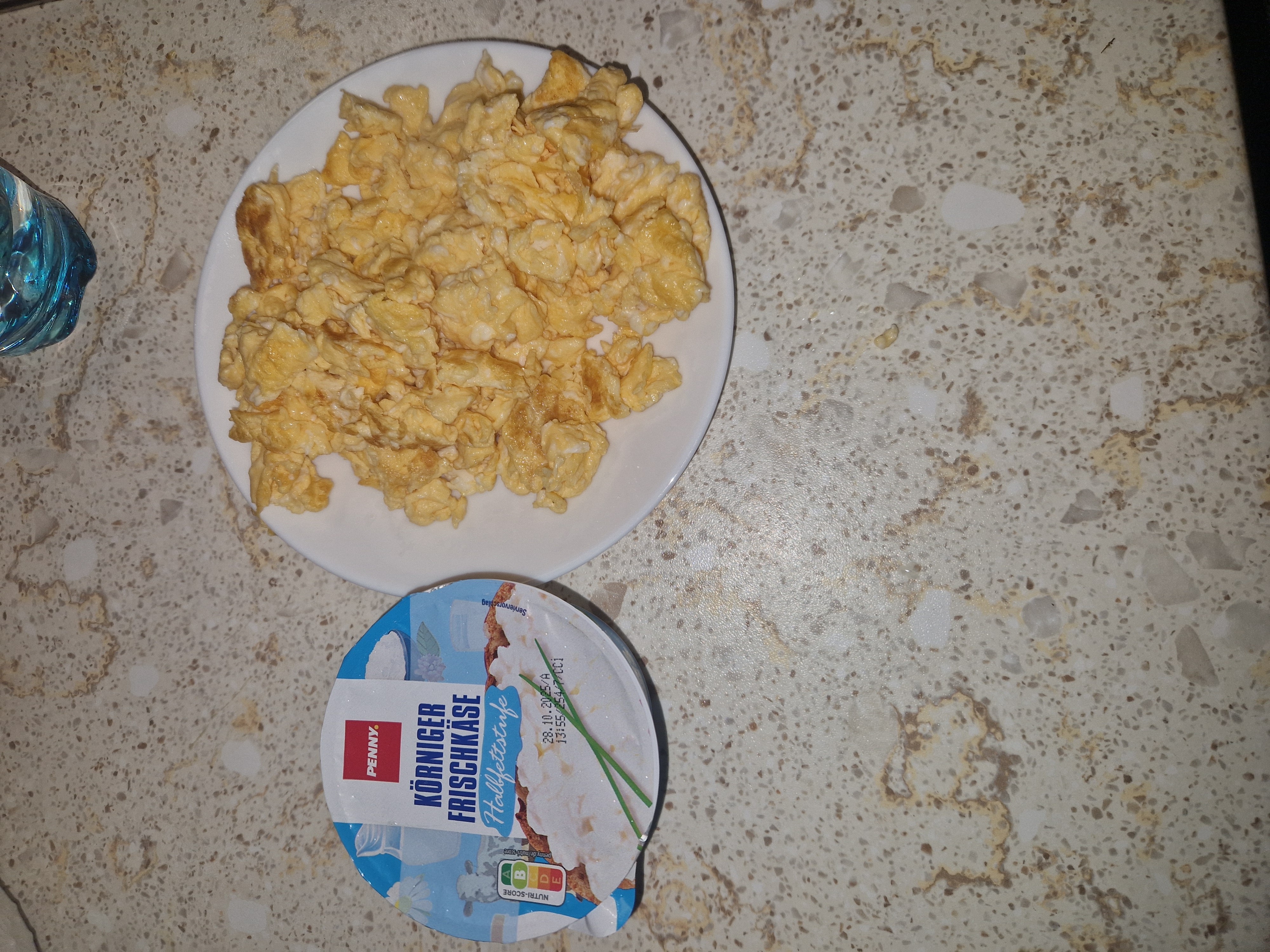 Scrambled eggs and cottage cheese