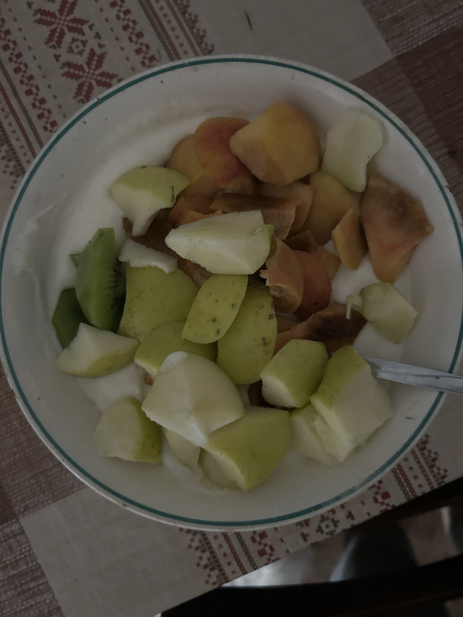 Iaurt cu fructe și pudră proteică