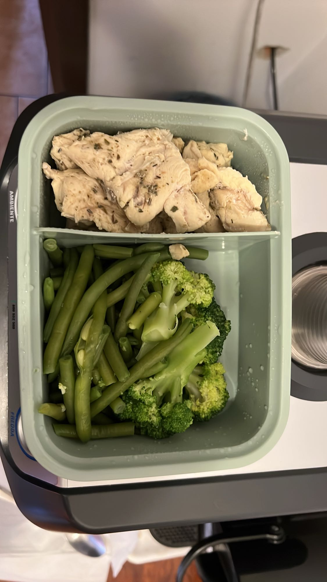 Tavuklu sebze tabağı