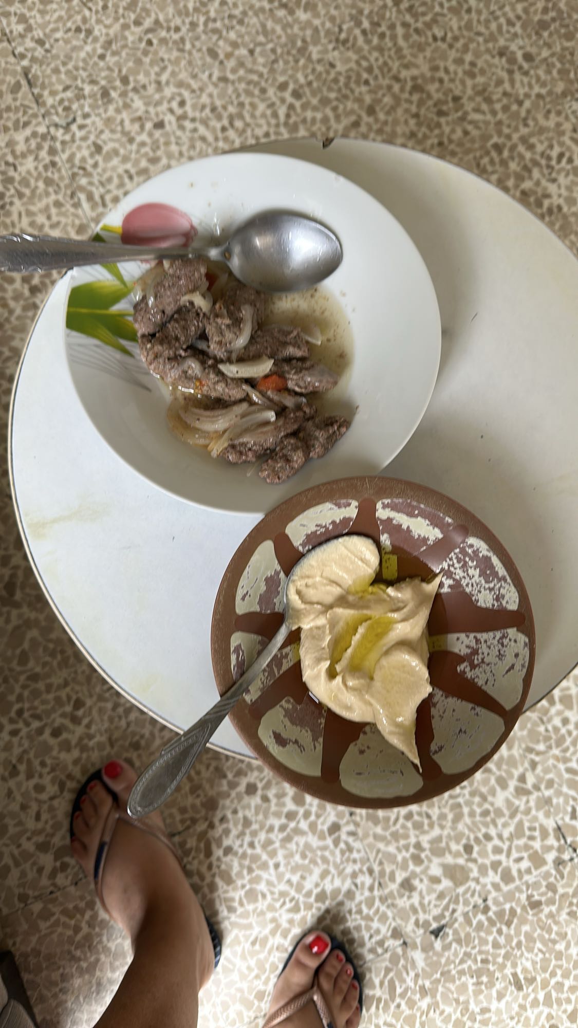 Beef with onions and hummus