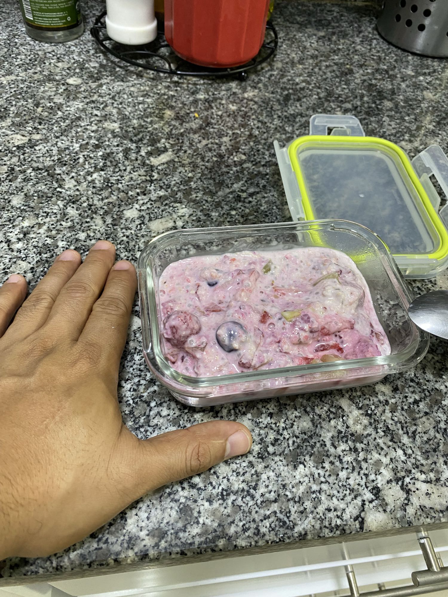 yogur con frutas y avena