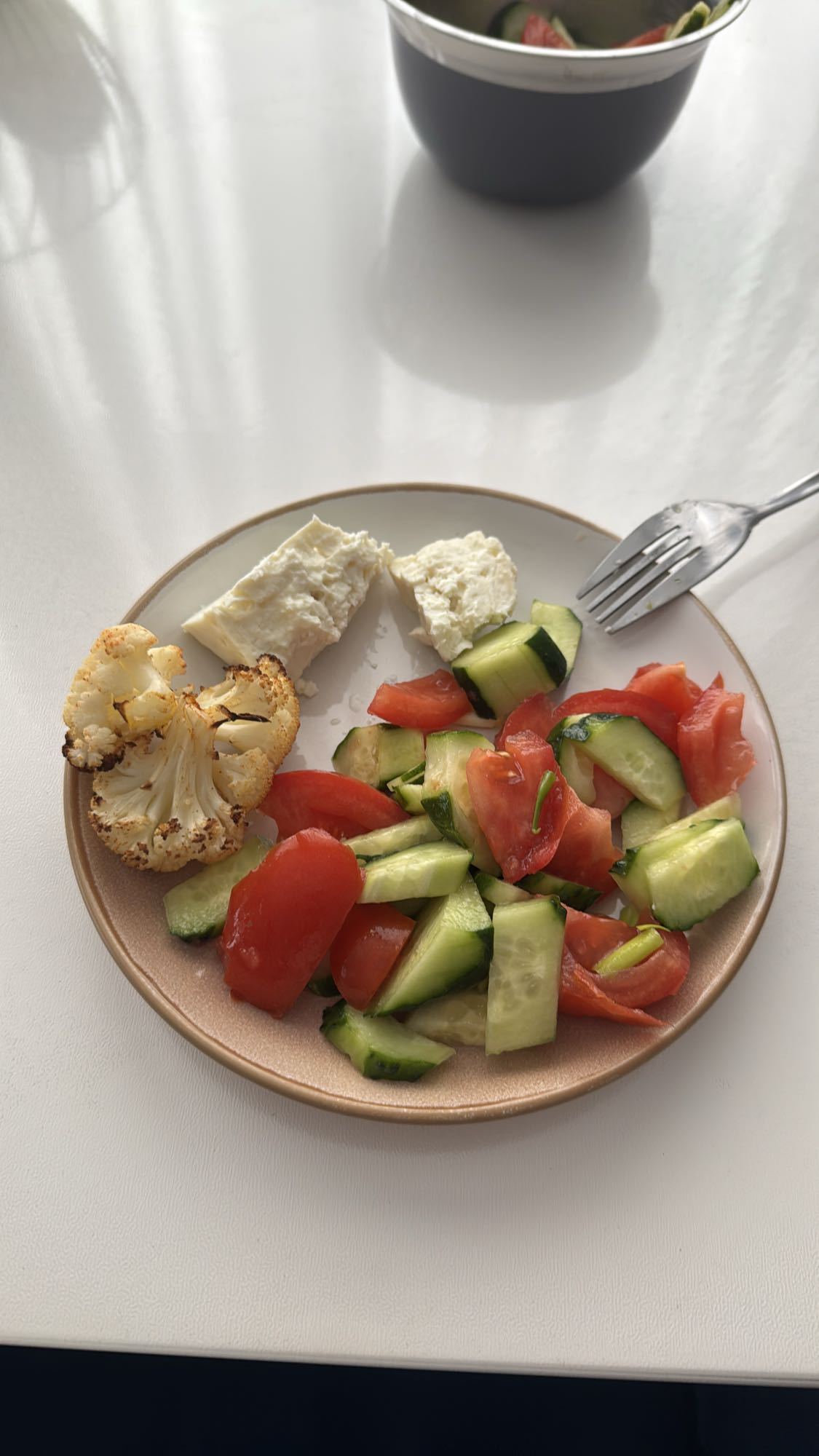 Salată cu brânză și conopidă