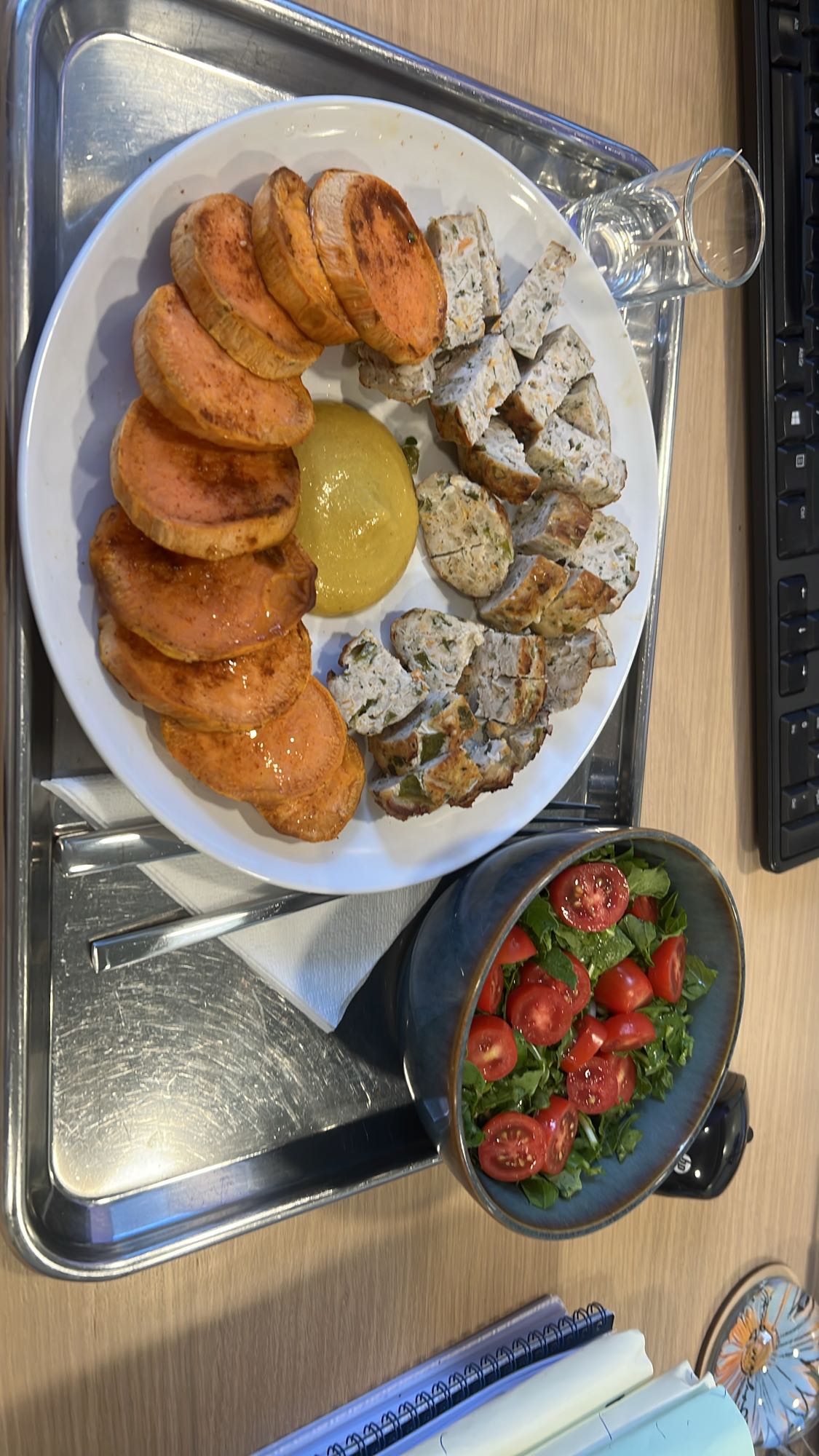 Γλυκοπατάτα, κοτόπουλο, σαλάτα