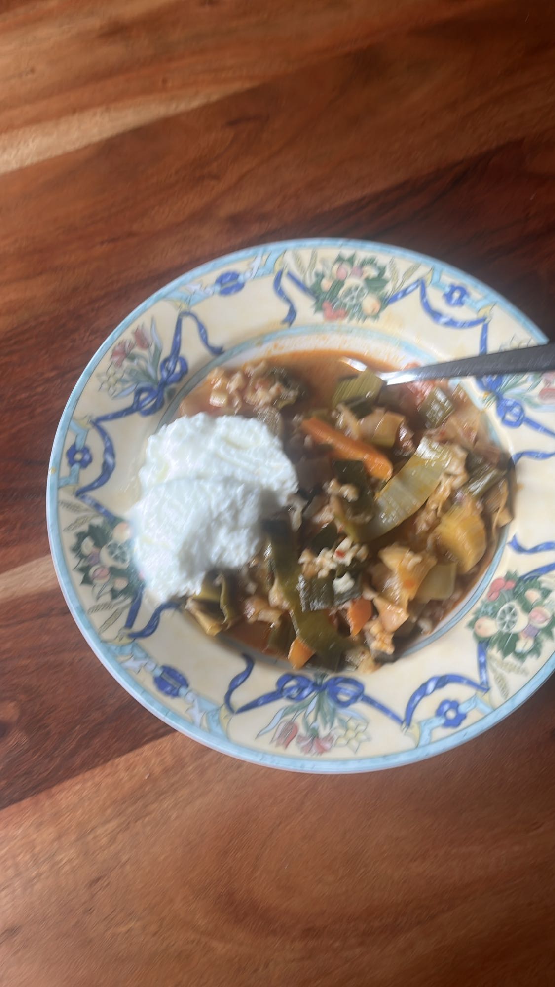 Sebzeli pirinçli yoğurtlu yemek