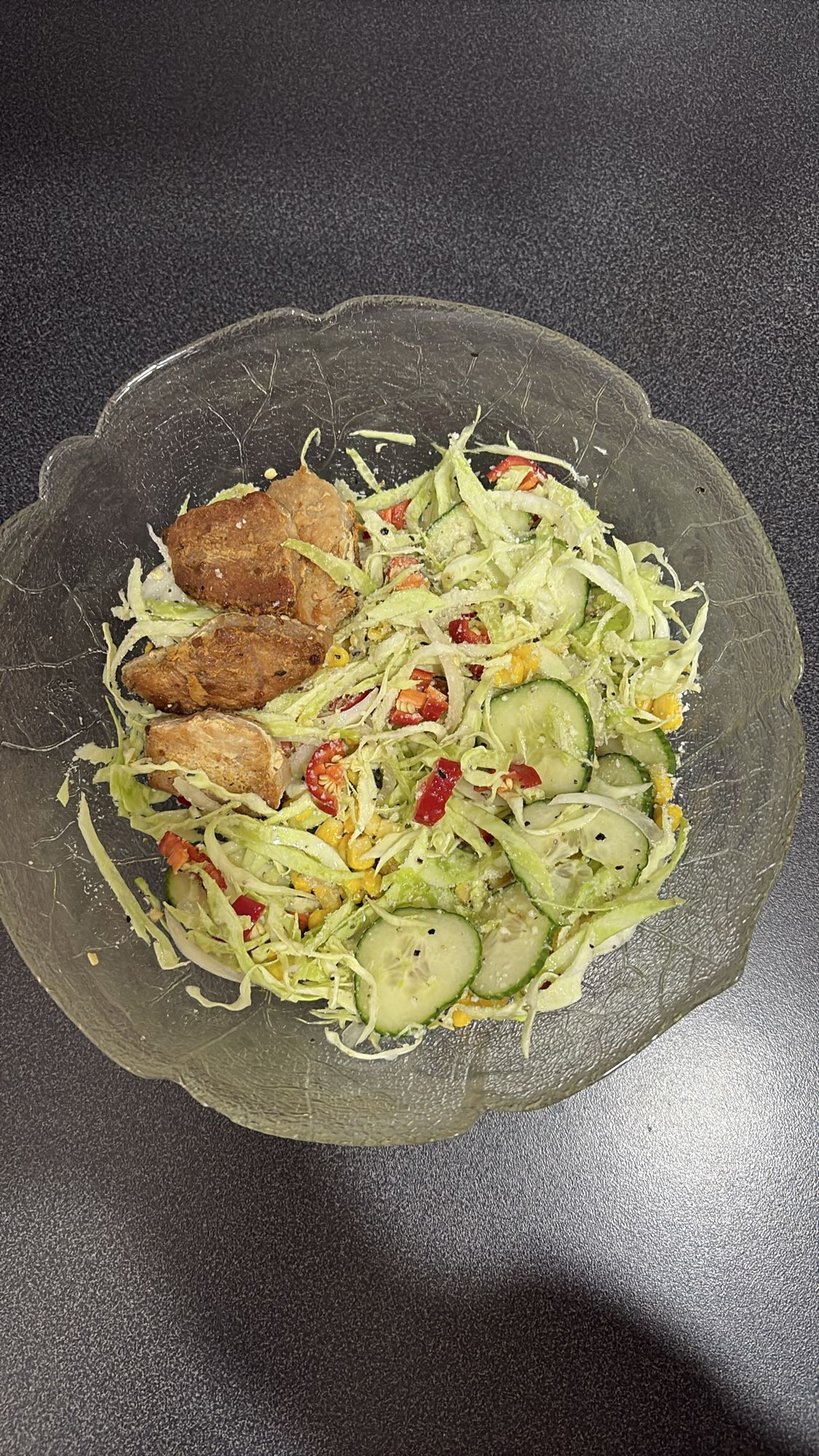 Kyllingsalat med grønnsaker