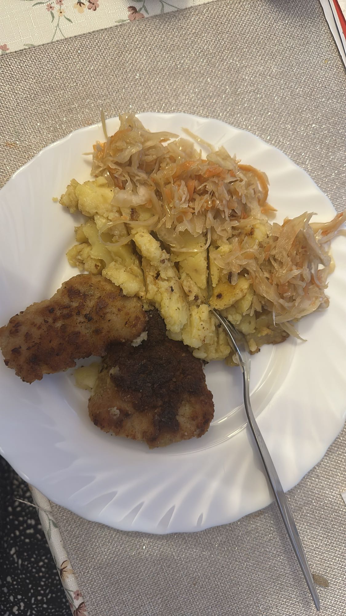 Kotlet z kapustą i jajkiem