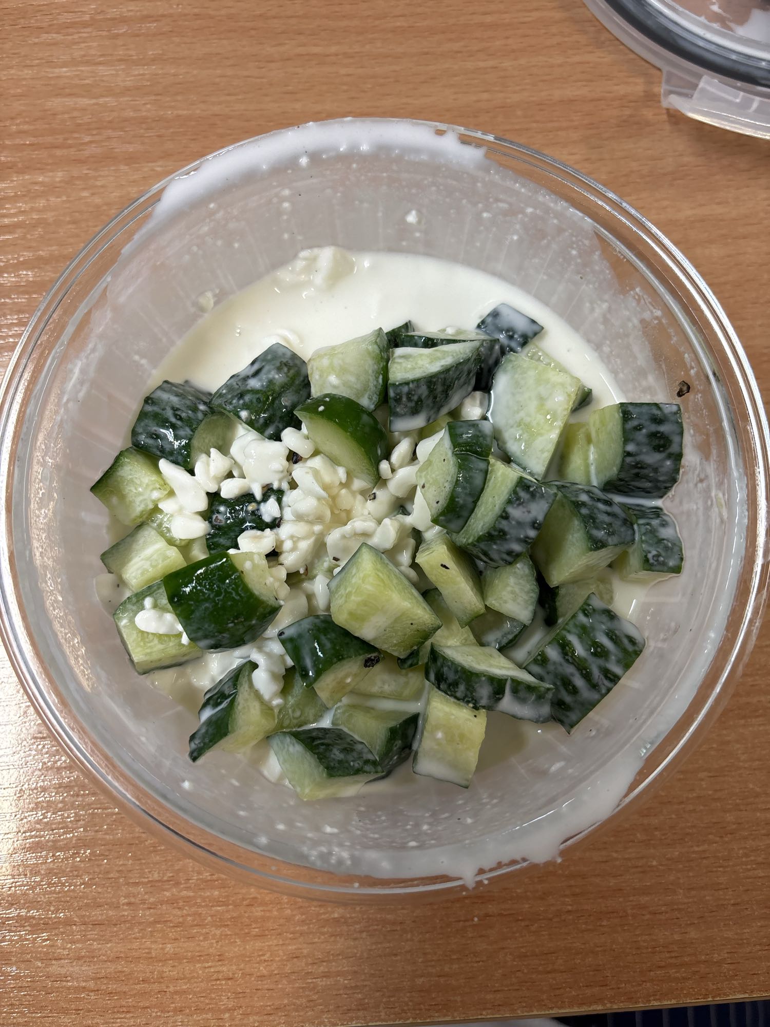 Ogórek z twarogiem i jogurtem