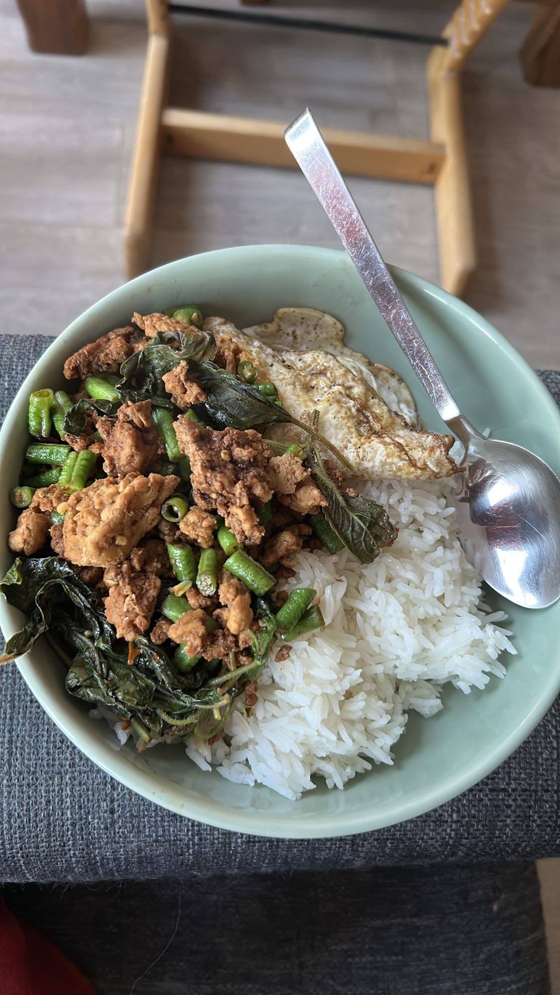 Kylling med ris og egg