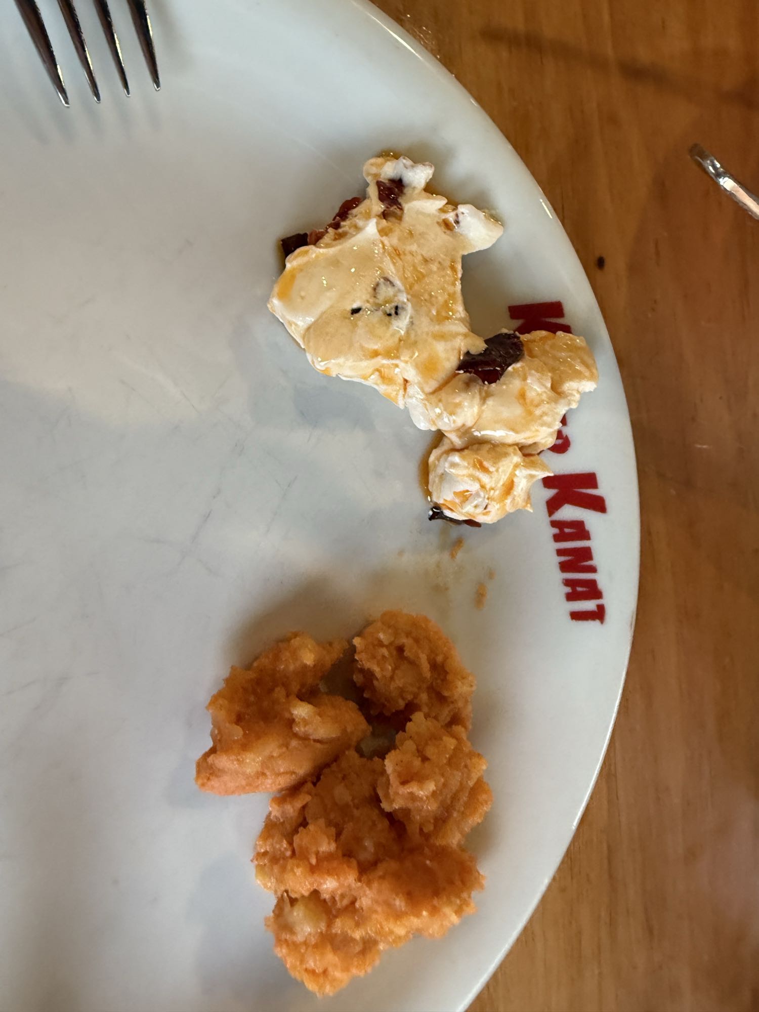 Kızarmış tavuk ve yoğurtlu meze