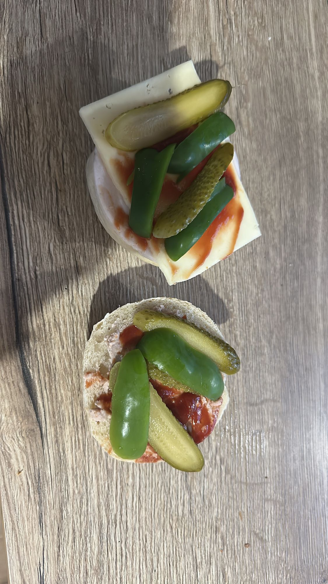 Kanapki z serem i warzywami