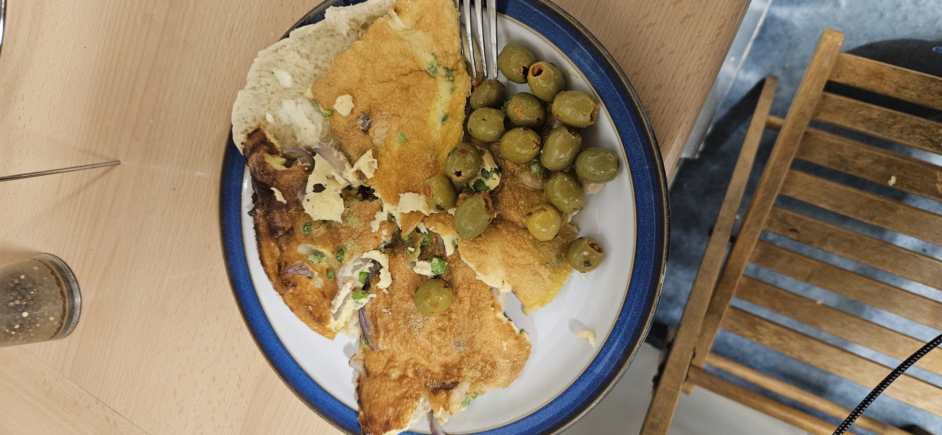 Omelette with olives and pitta