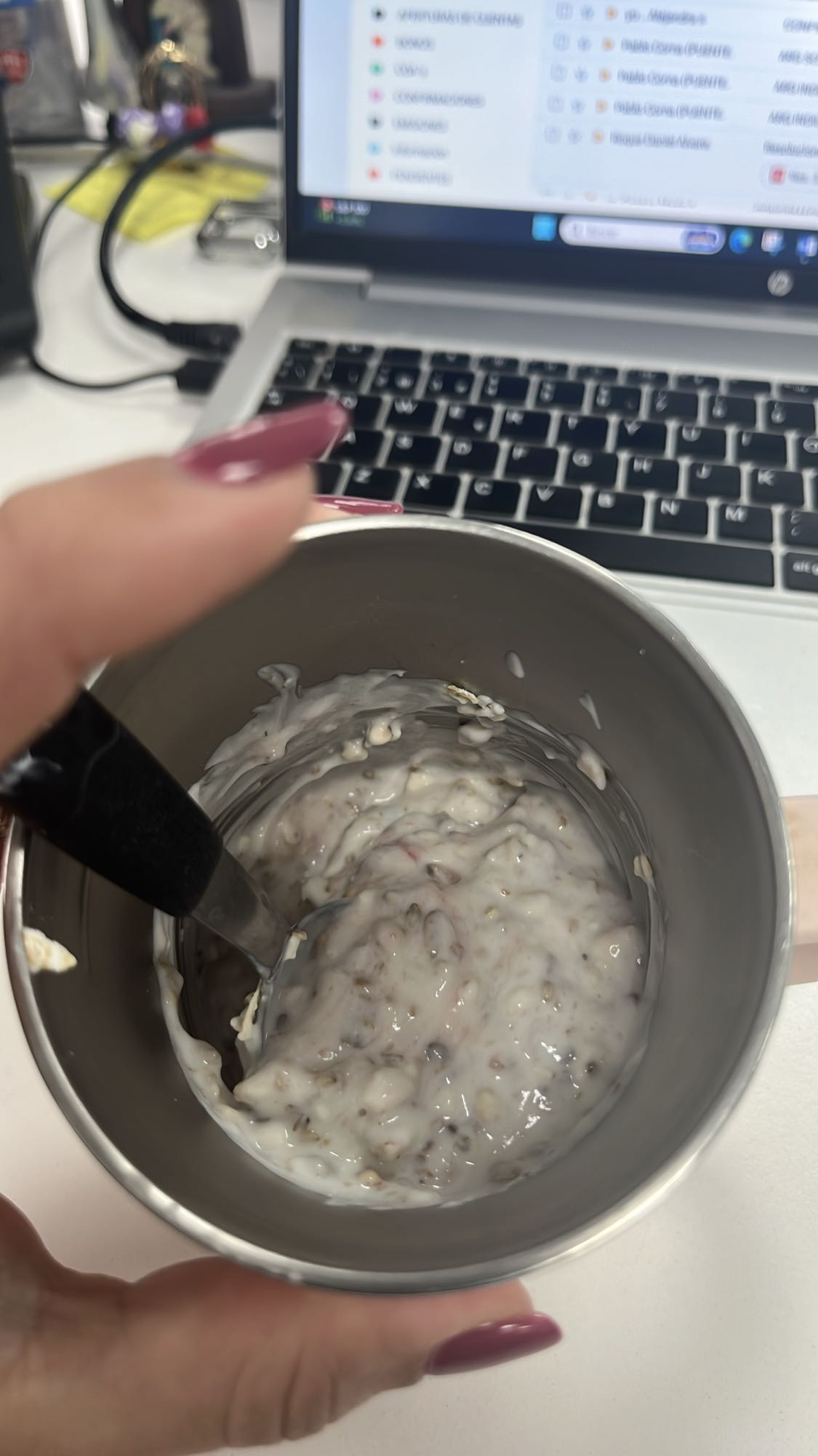 yogur con avena y granola