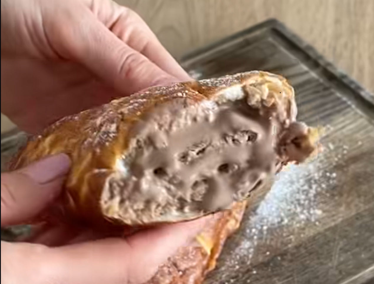 Рулет из белков с заменителем сахара и фруктами