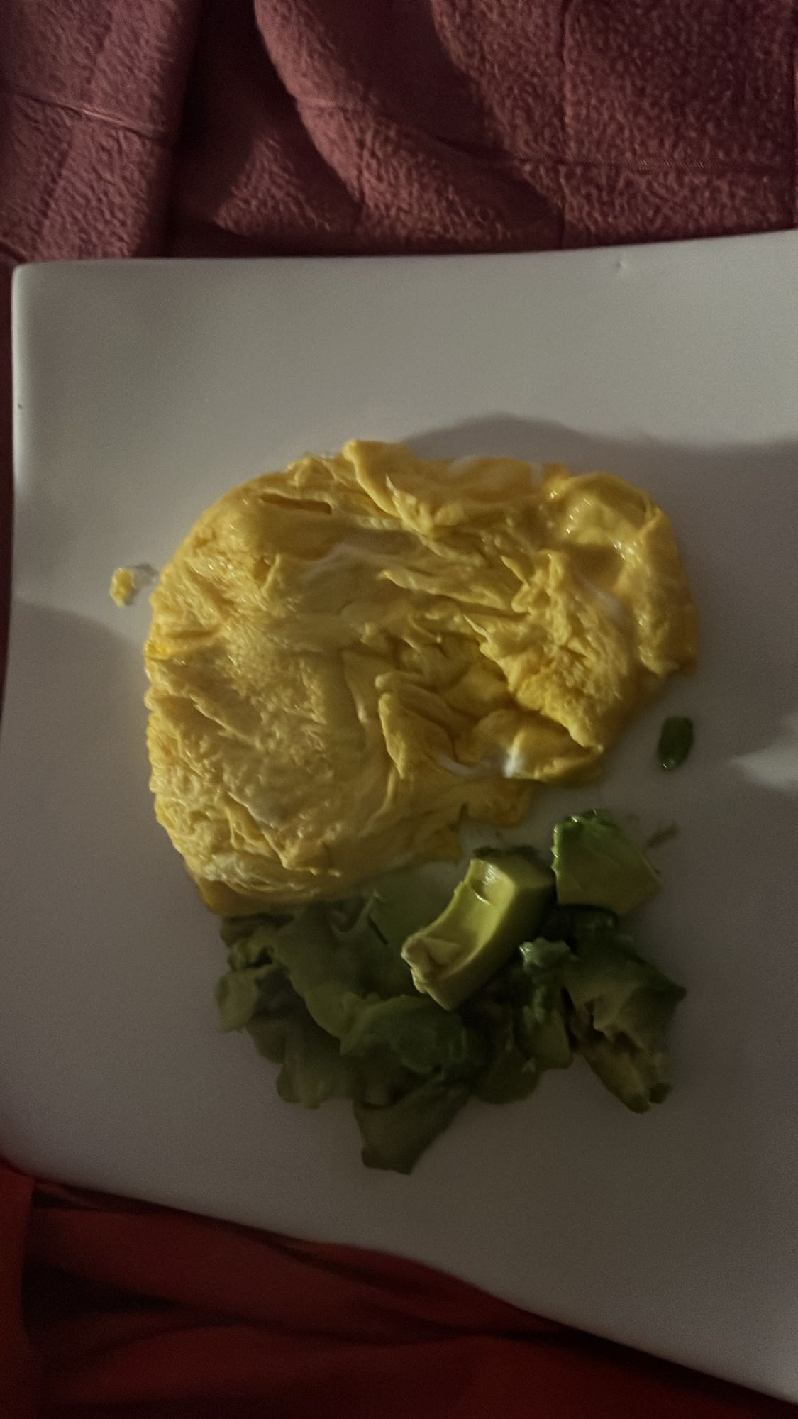 omelette con aguacate