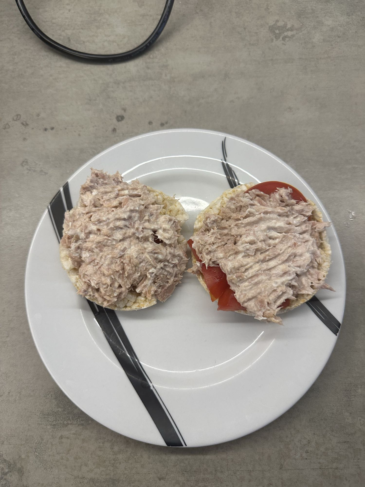 Tostadas de atún y tomate