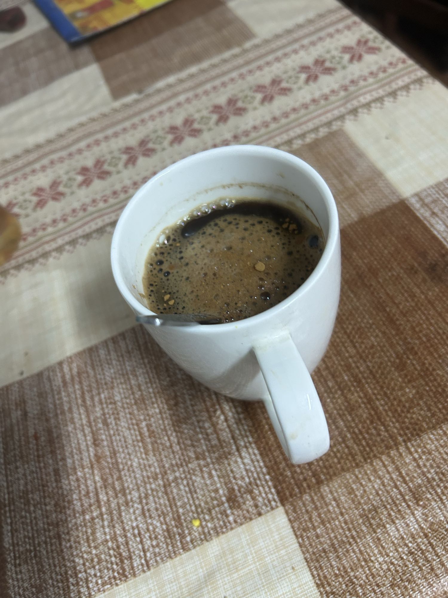 Cafea simplă cu puțină scorțișoară