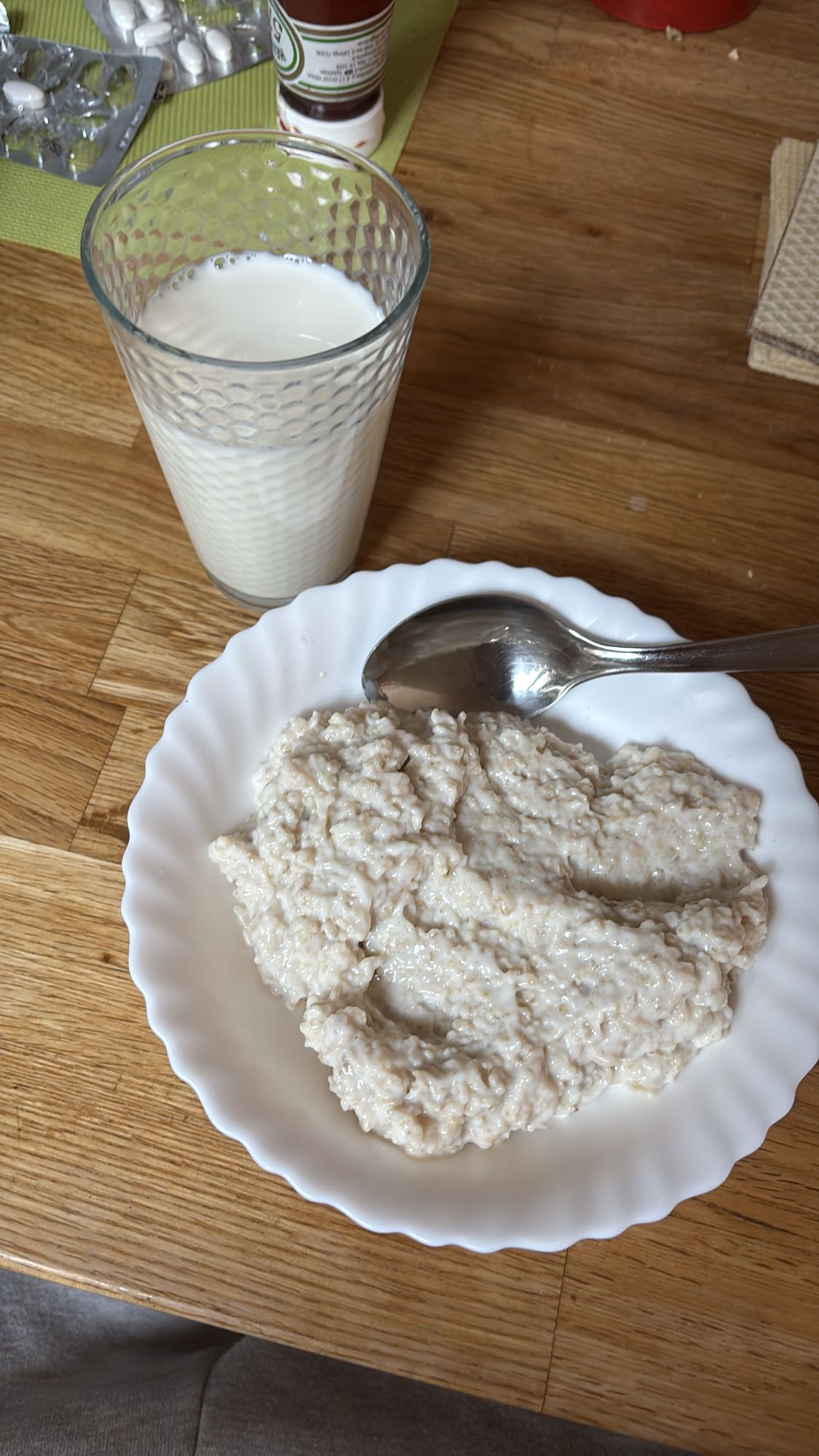 Oatmeal with milk