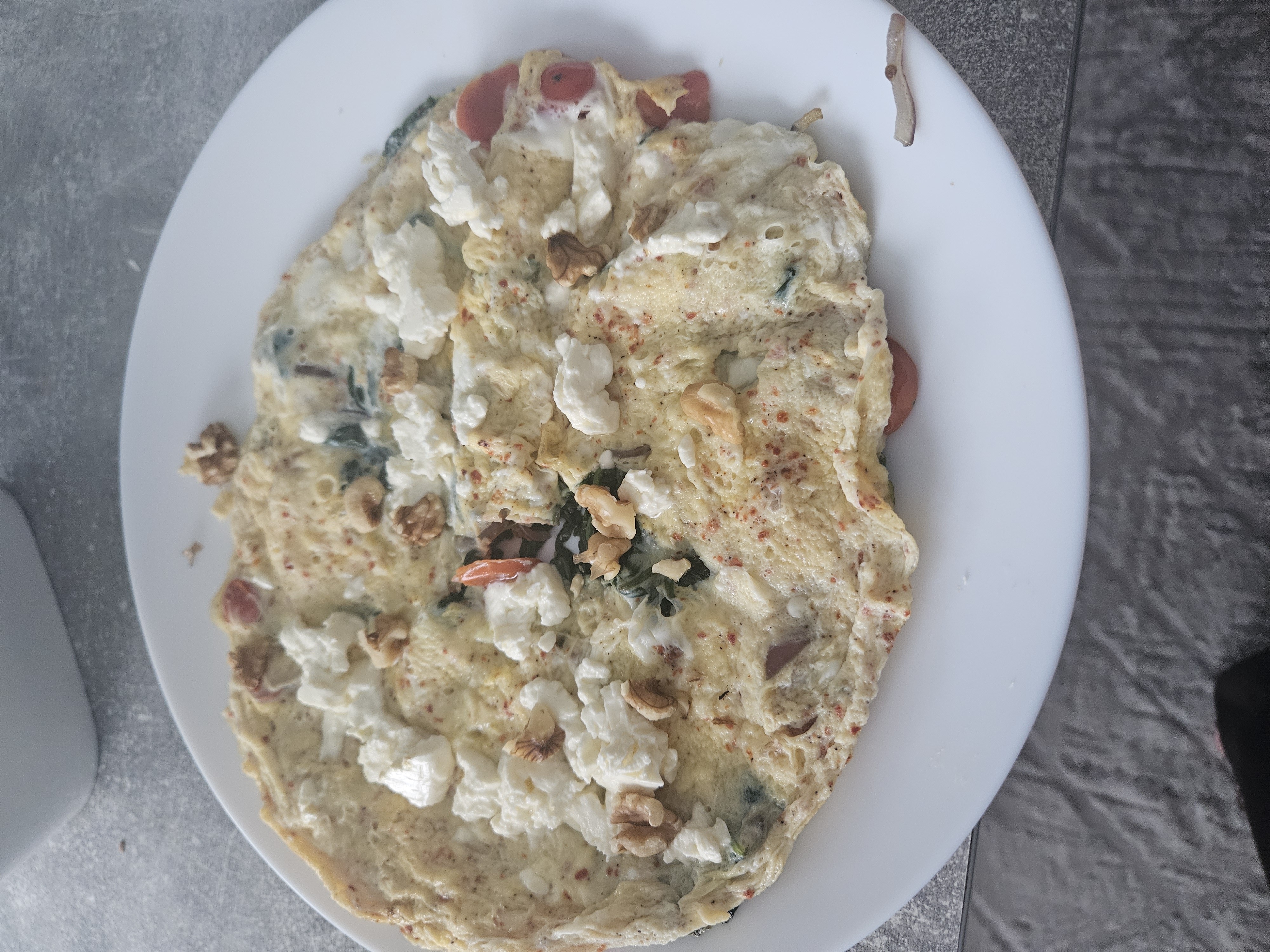 Omelet met feta en noten