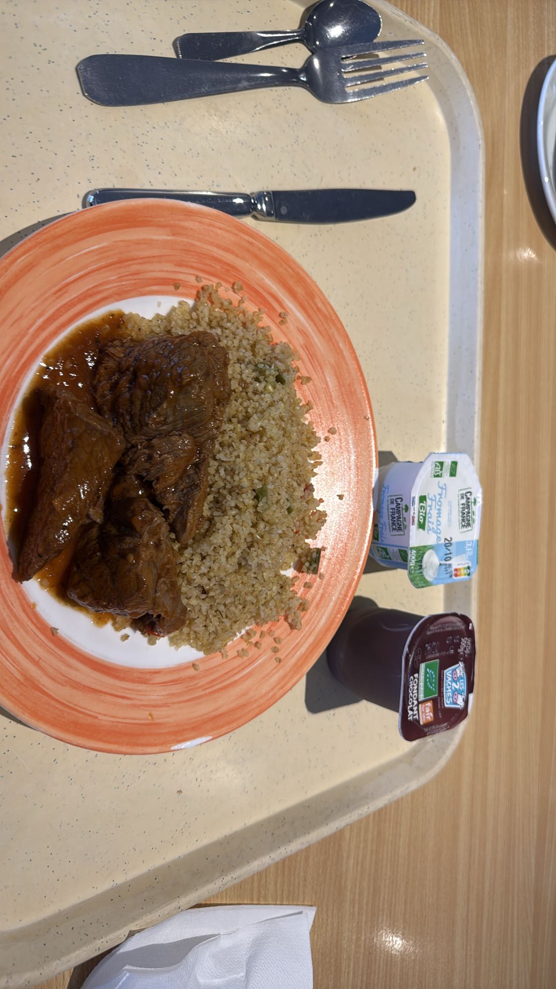 Boeuf braisé, boulgour, yaourt