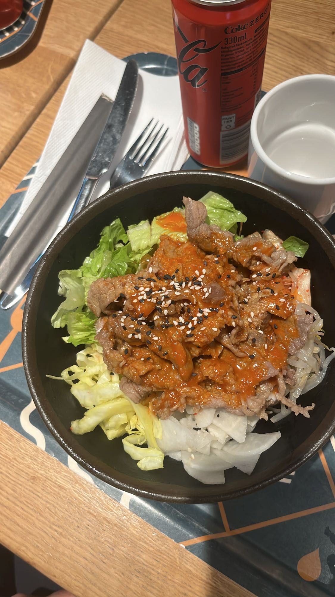 Nötköttsallad med sås