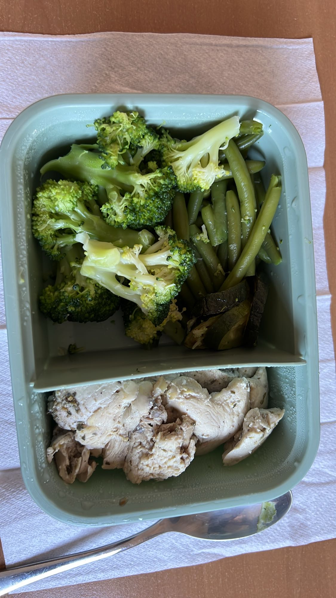 Tavuklu Sebze Kutusu