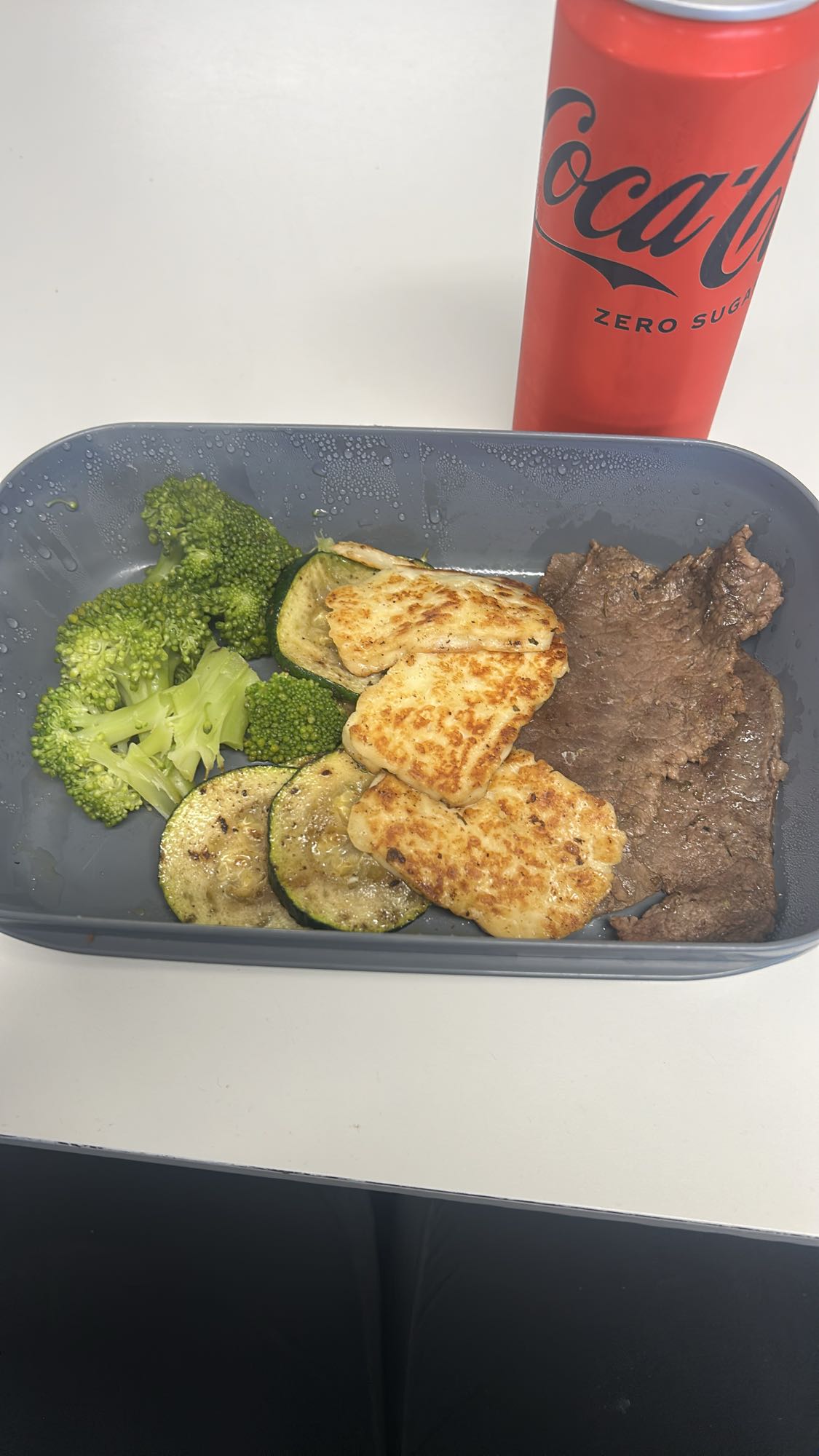 Biff, halloumi och grönsaker