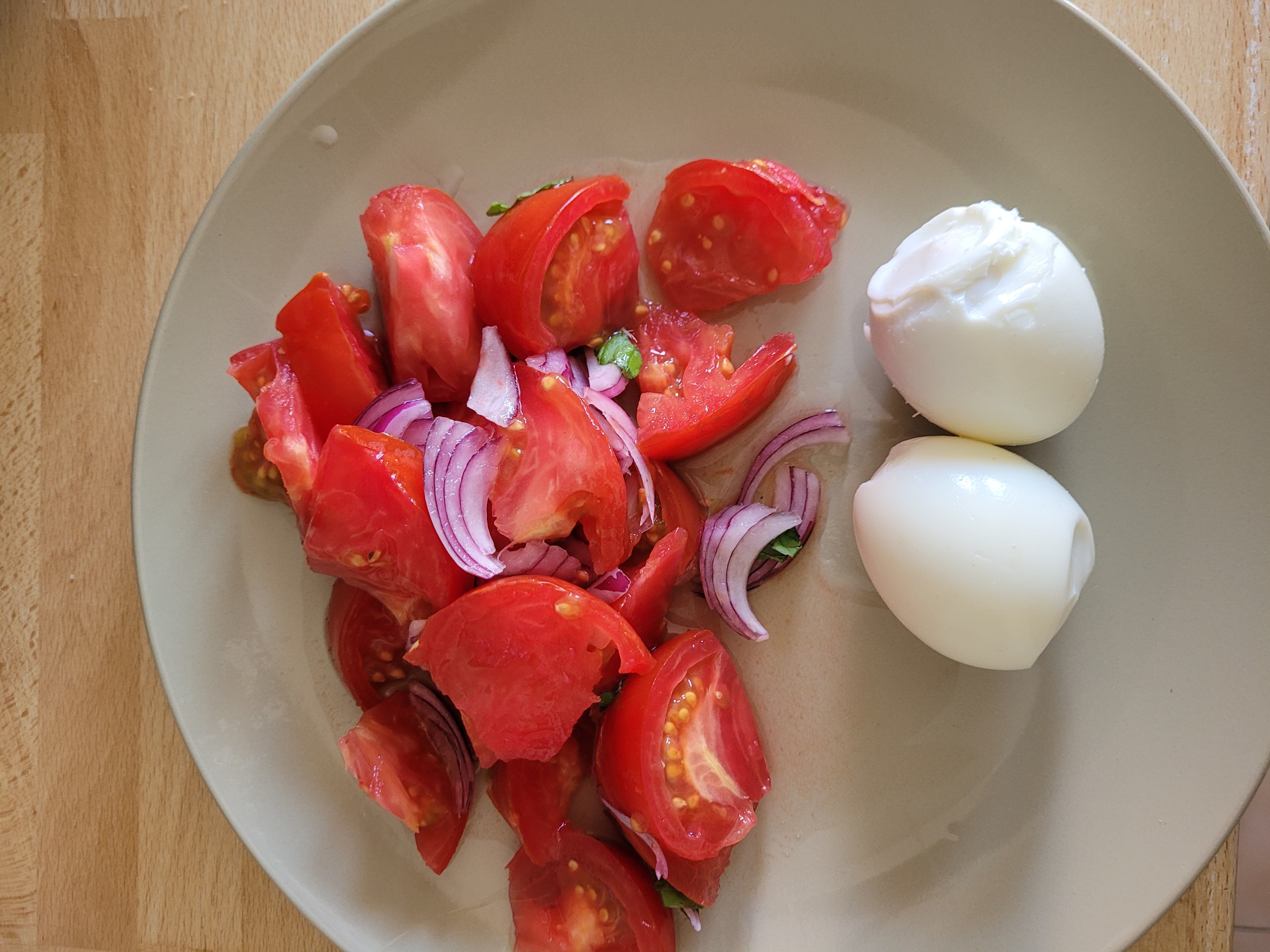 Salade tomate œufs