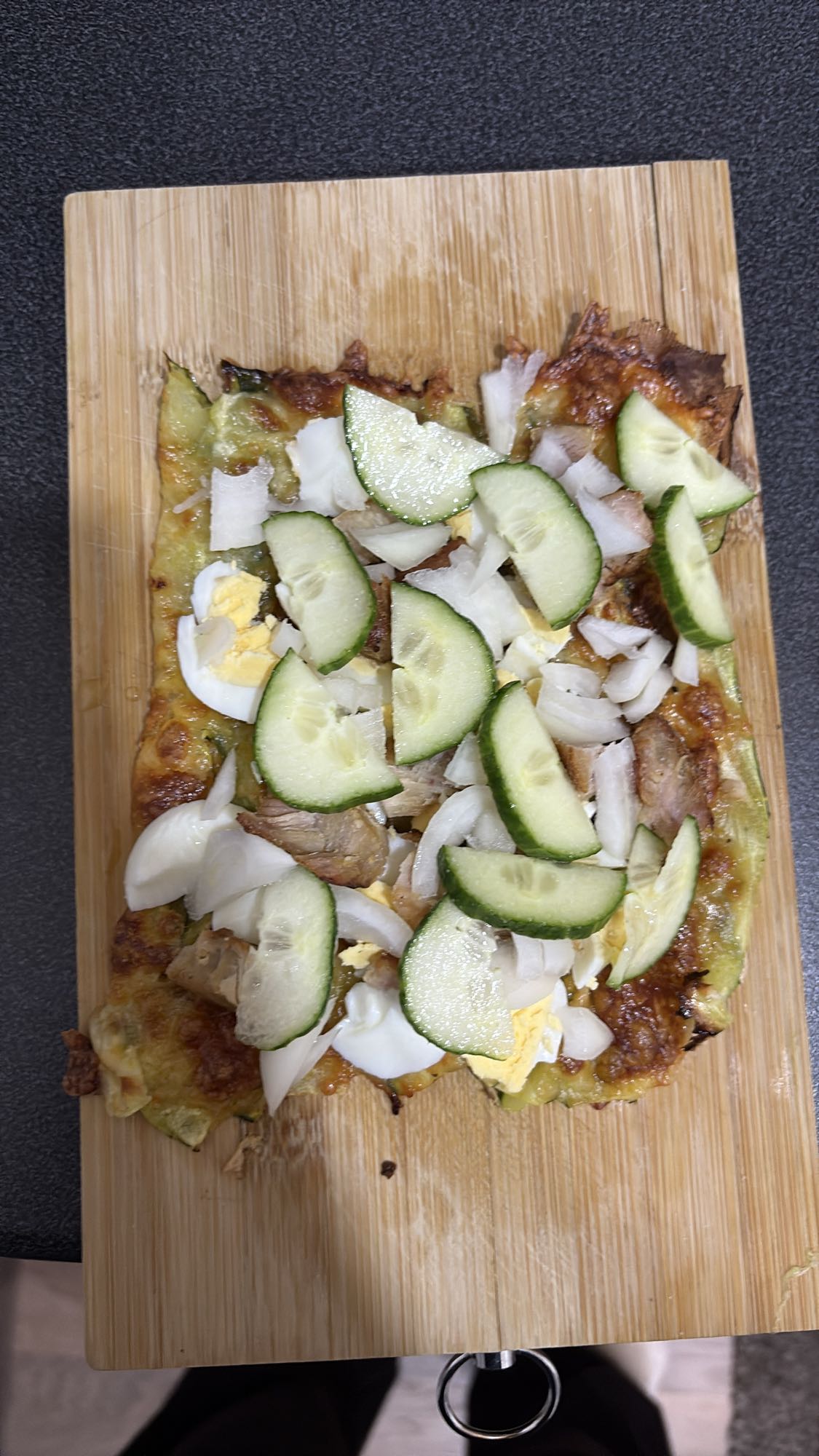 Grønnsakspizza med kylling