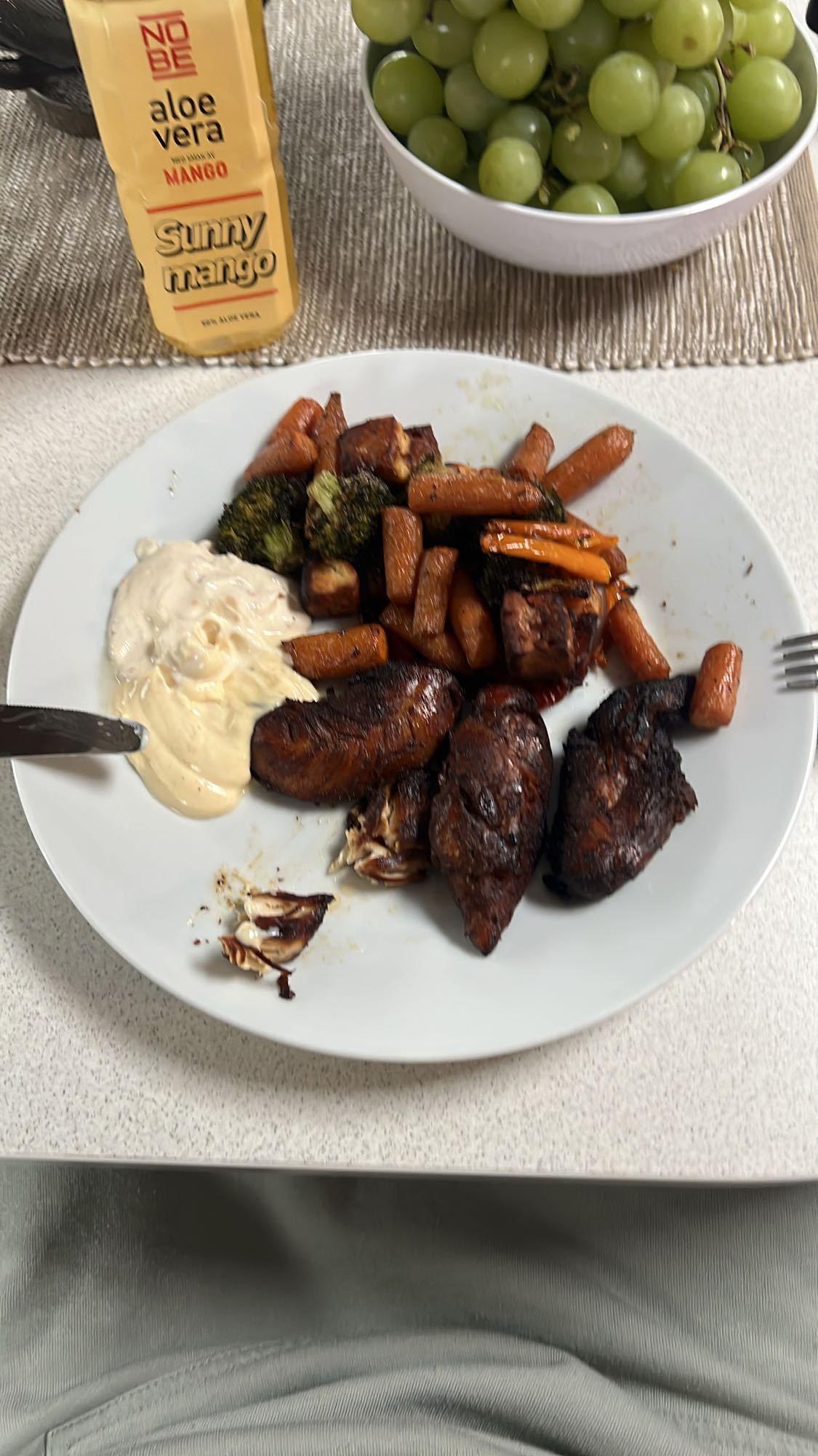 Kyckling med grönsaker och sås