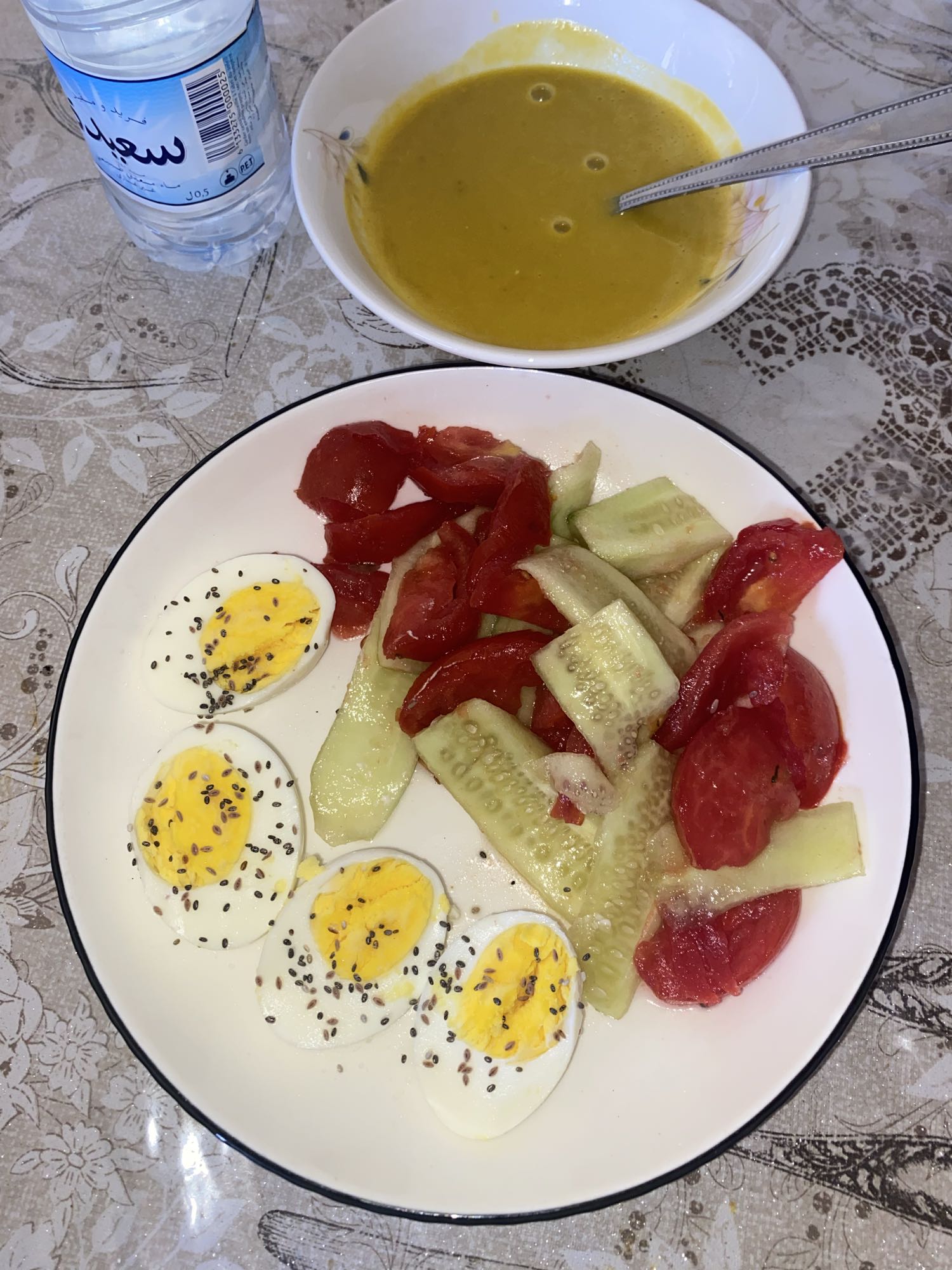 Oeufs et soupe légumes