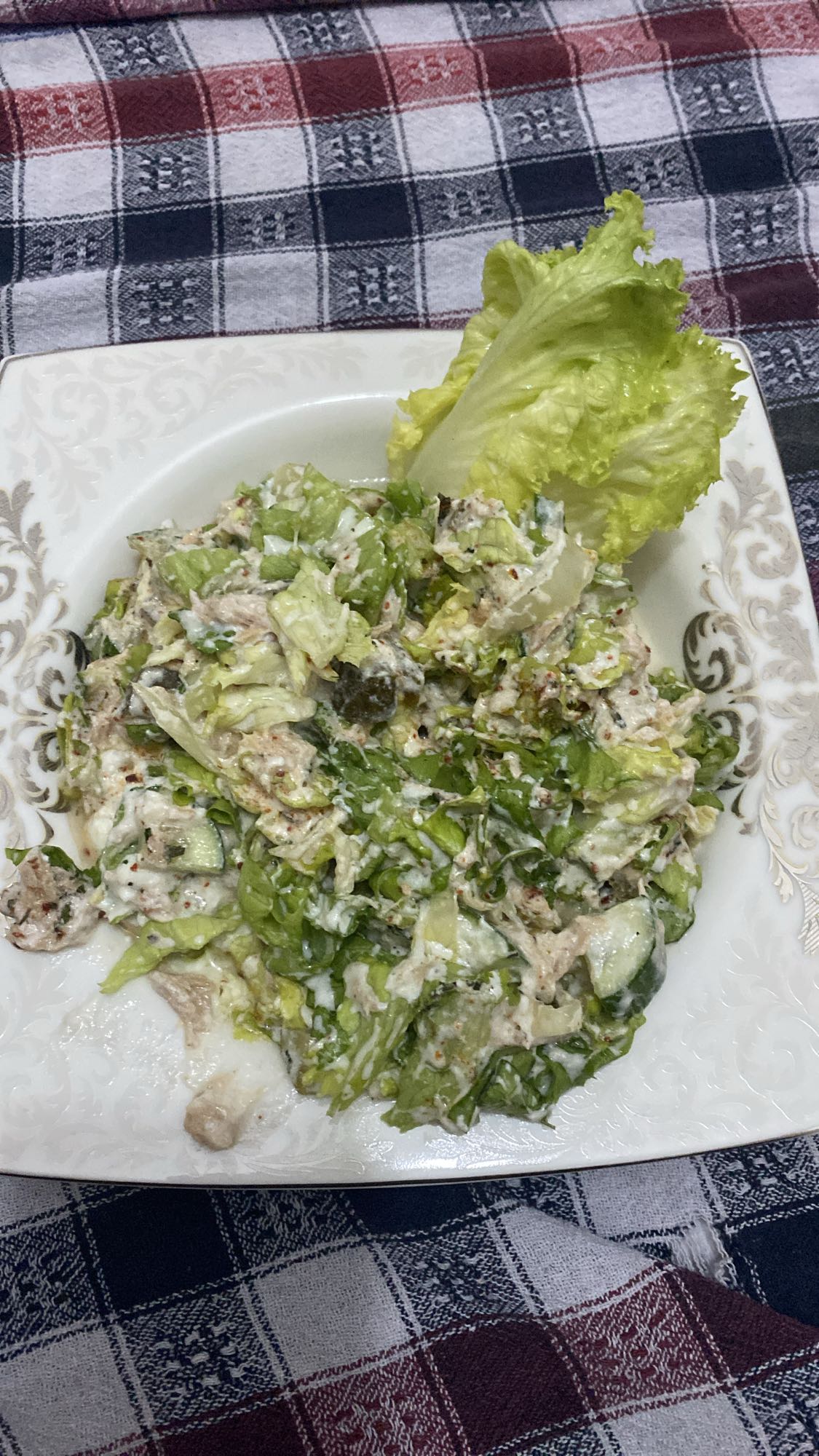 Tavuklu Yoğurtlu Salata