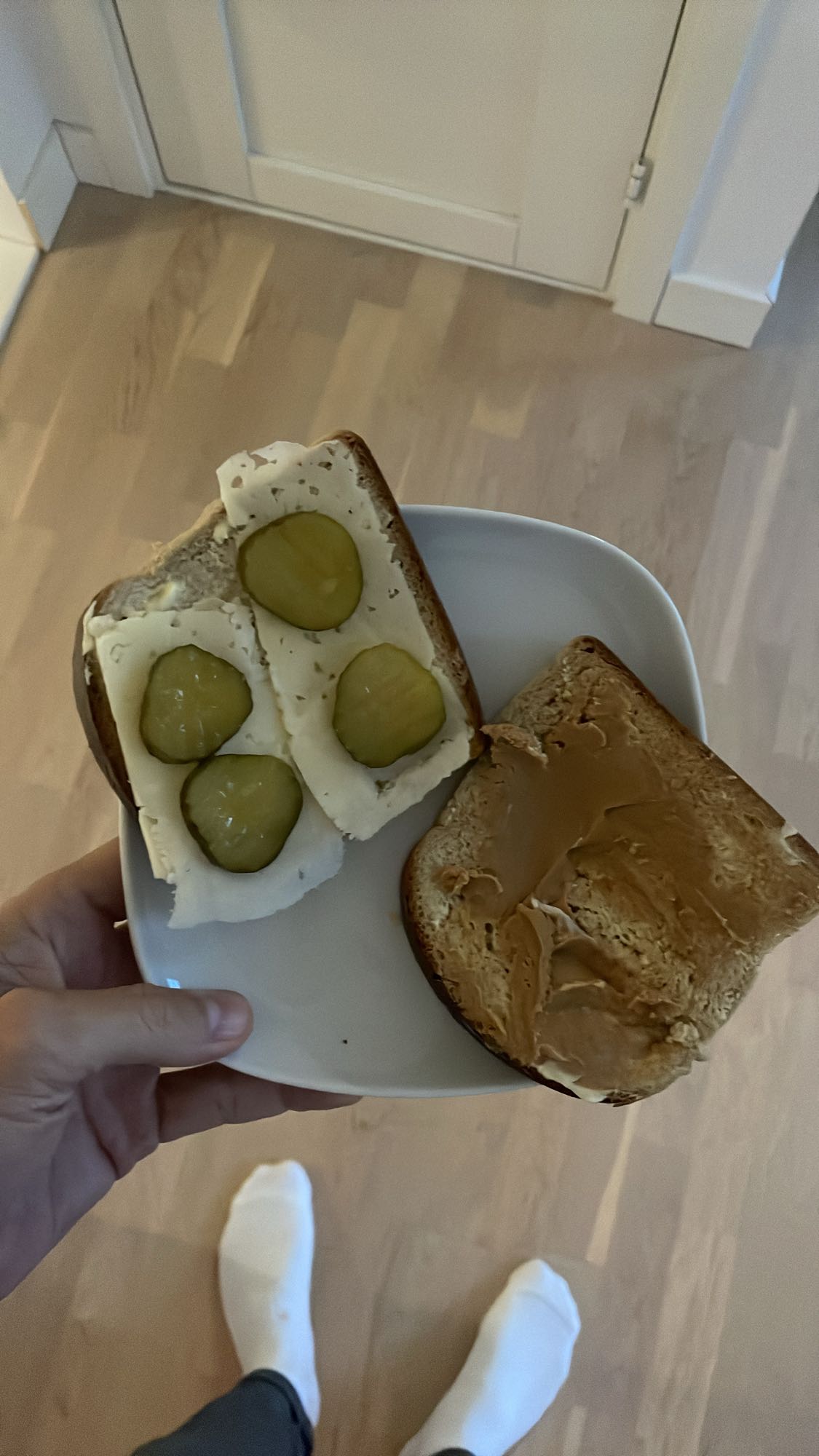 Smörgås med ost & jordnötssmör