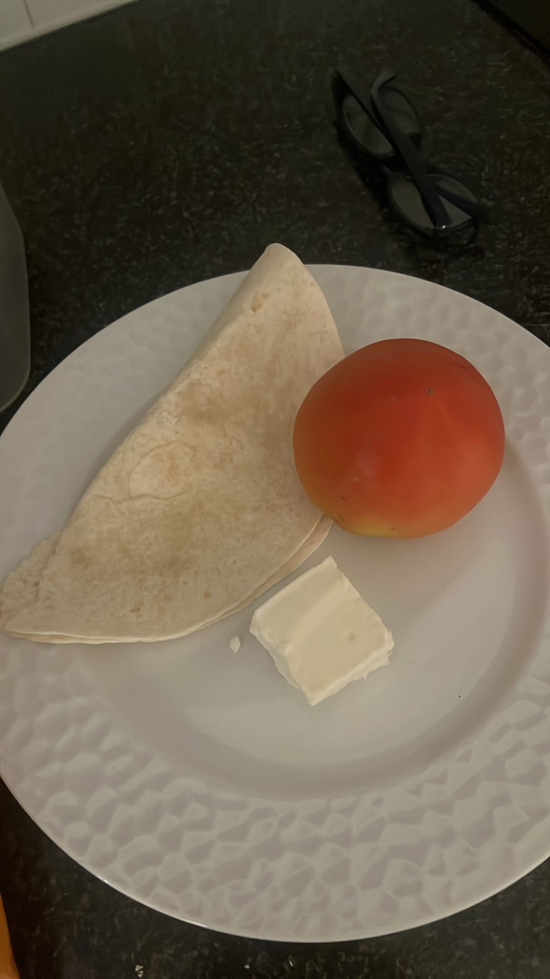 Tortilla med tomat & ost