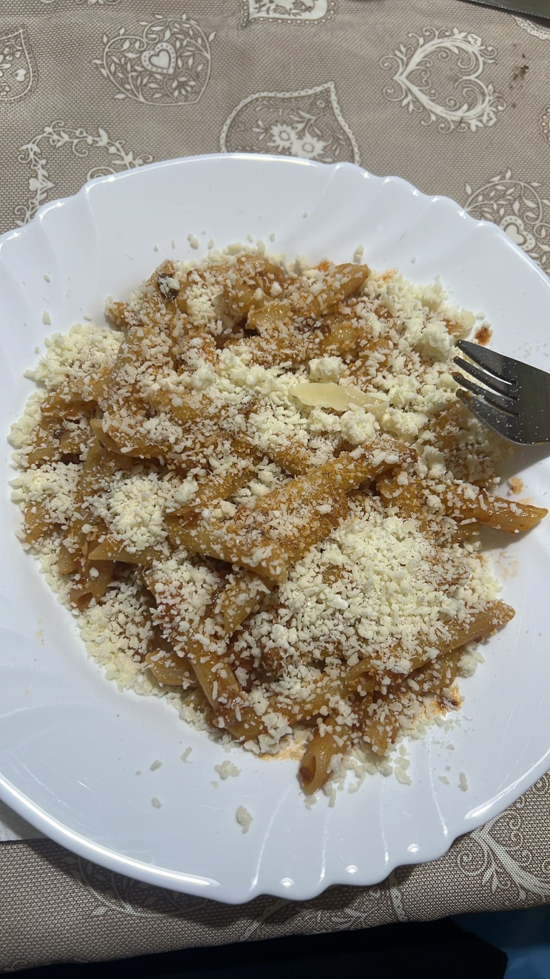 Penne makarna peynirli