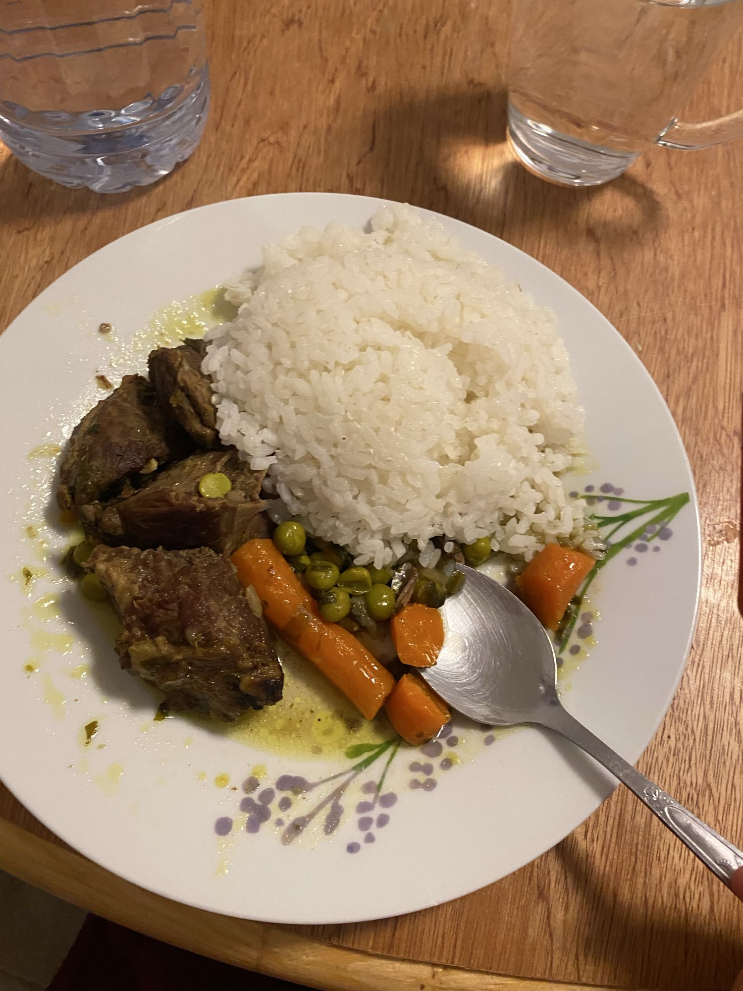 Arroz con carne y verduras