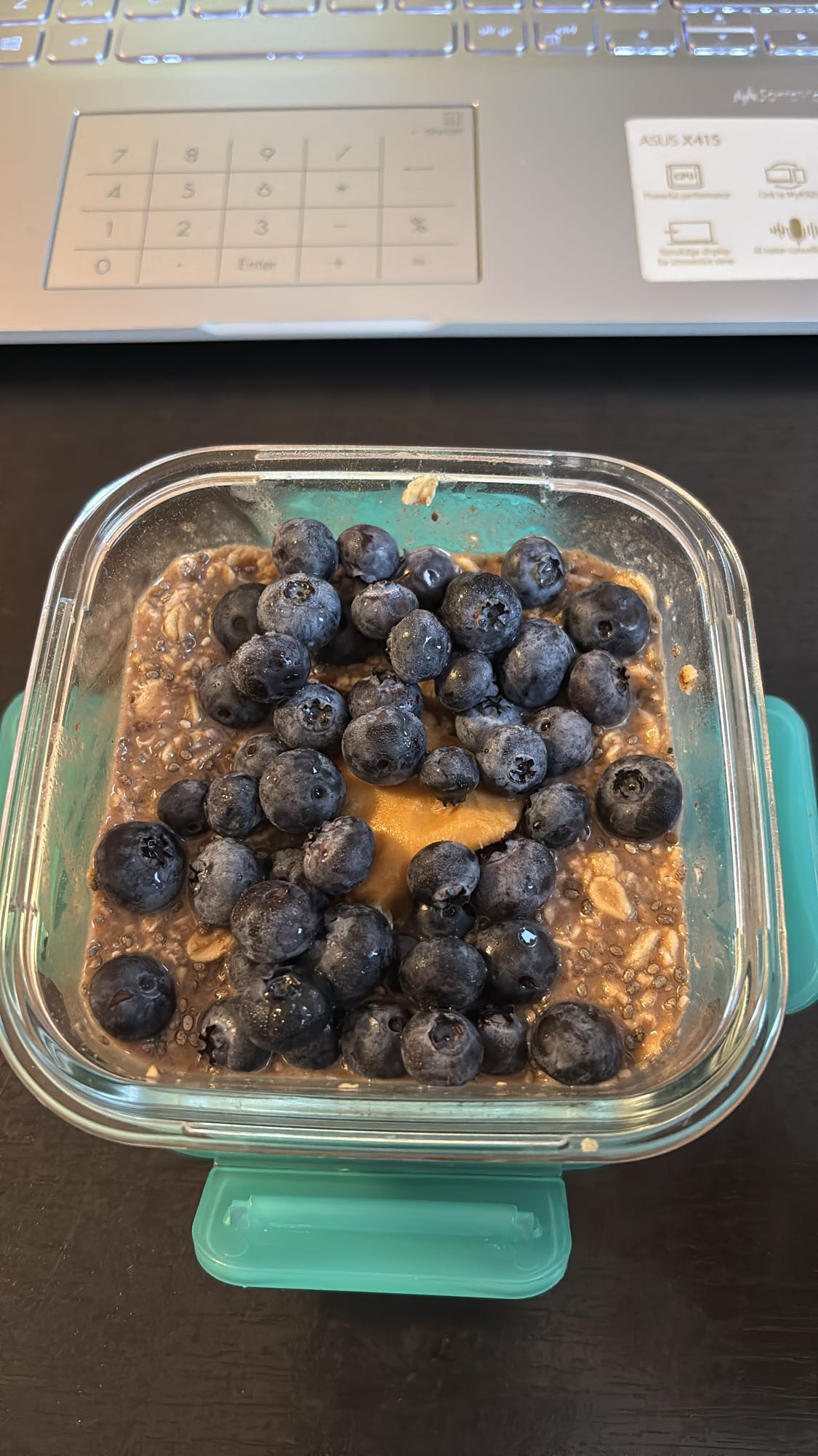 Mic dejun cu ovăz și afine