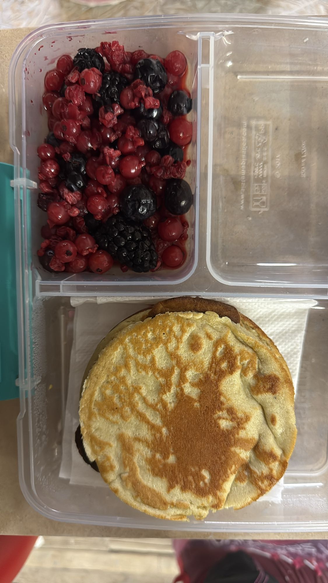 Clătite cu fructe de pădure